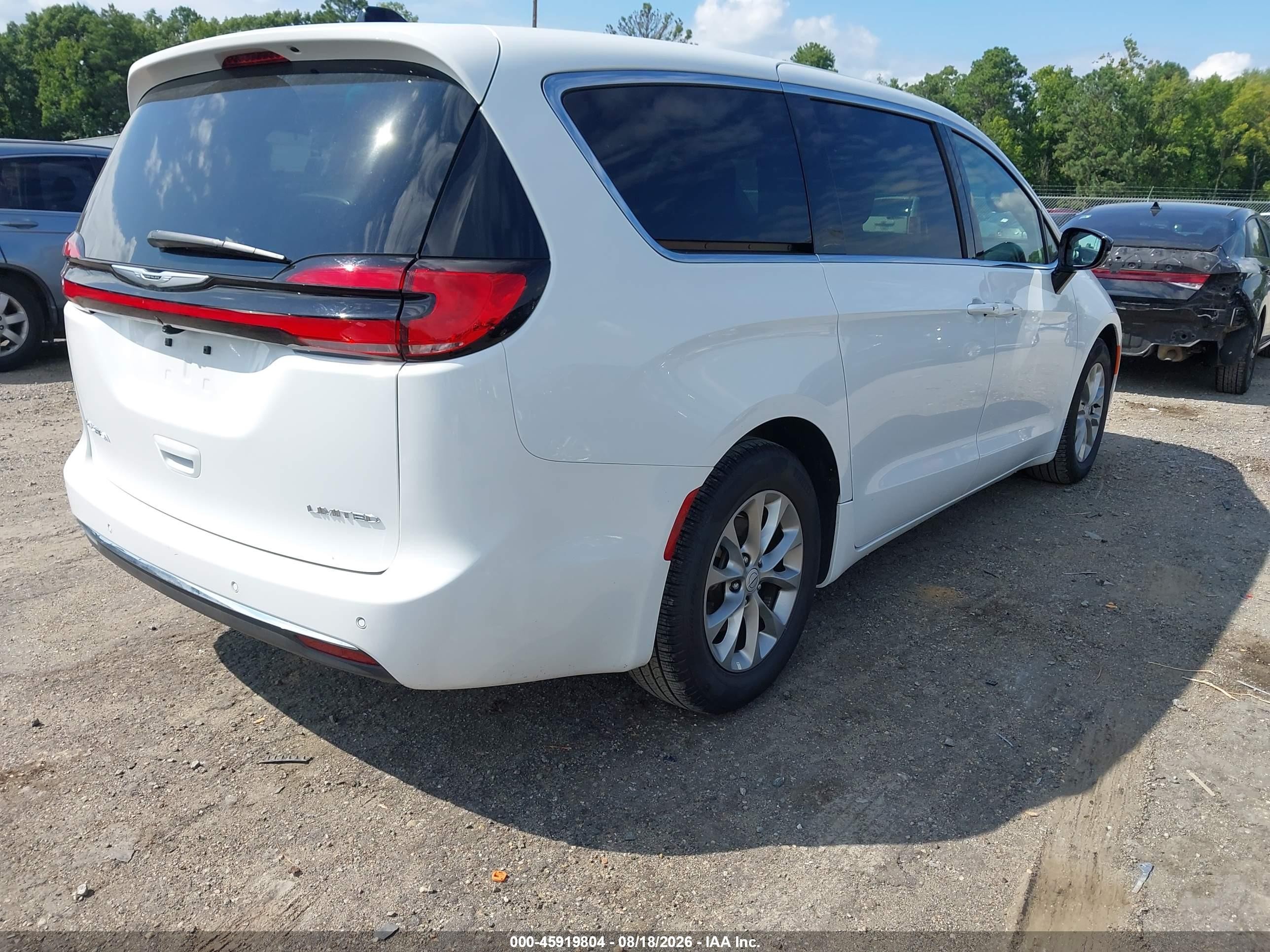 2026 Chrysler Pacifica VIN 2C4RC1GG3TR221013 IAAI salvage auction — Engine Damage, Enterprise Vehicles Clear Only (Maryland), sold $24,650 on 2026-08-21 (photo 4)