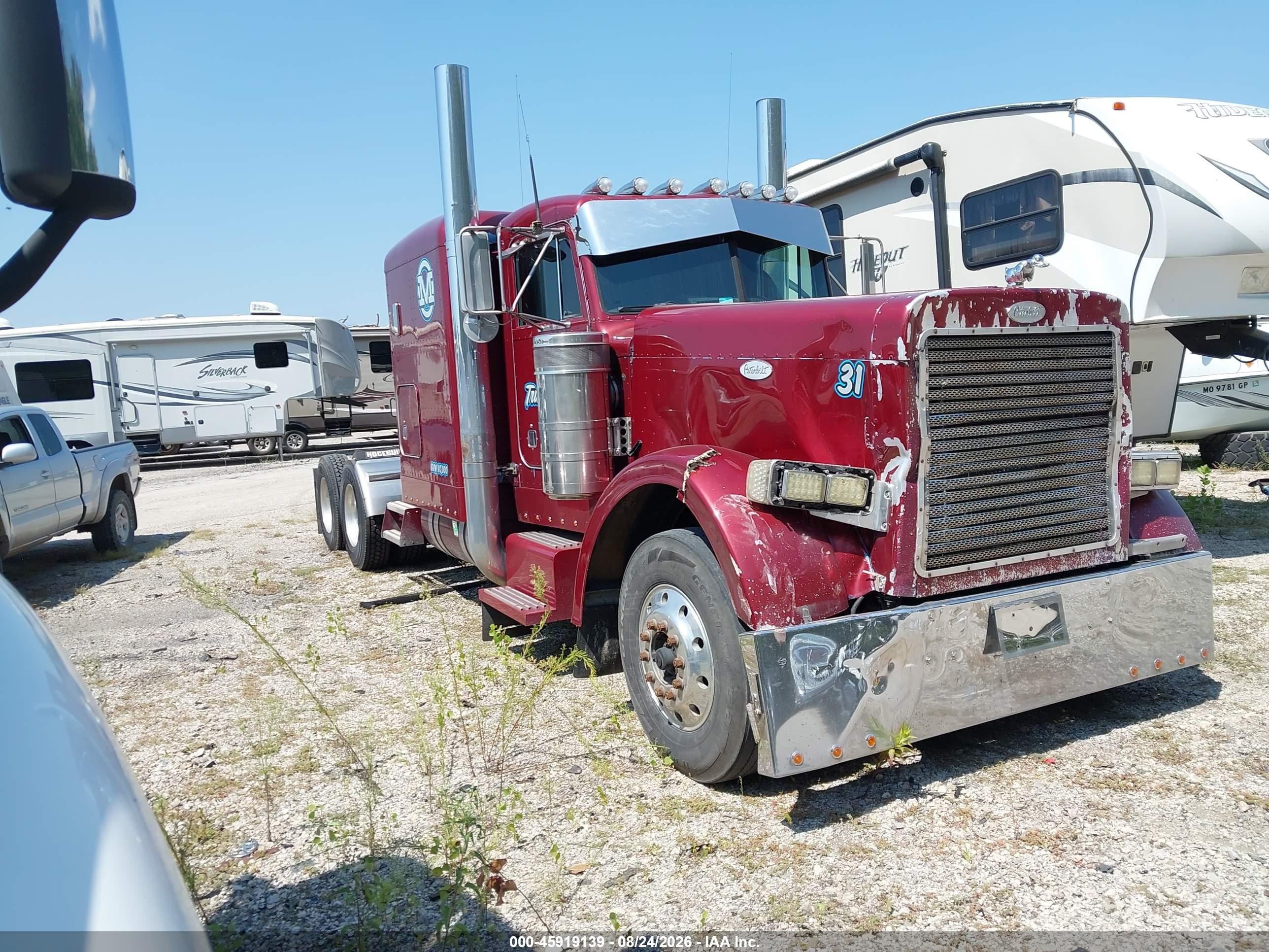 1999 Peterbilt 379 VIN 1XP5DU9X4XD477940 — IAAI salvage auction photo