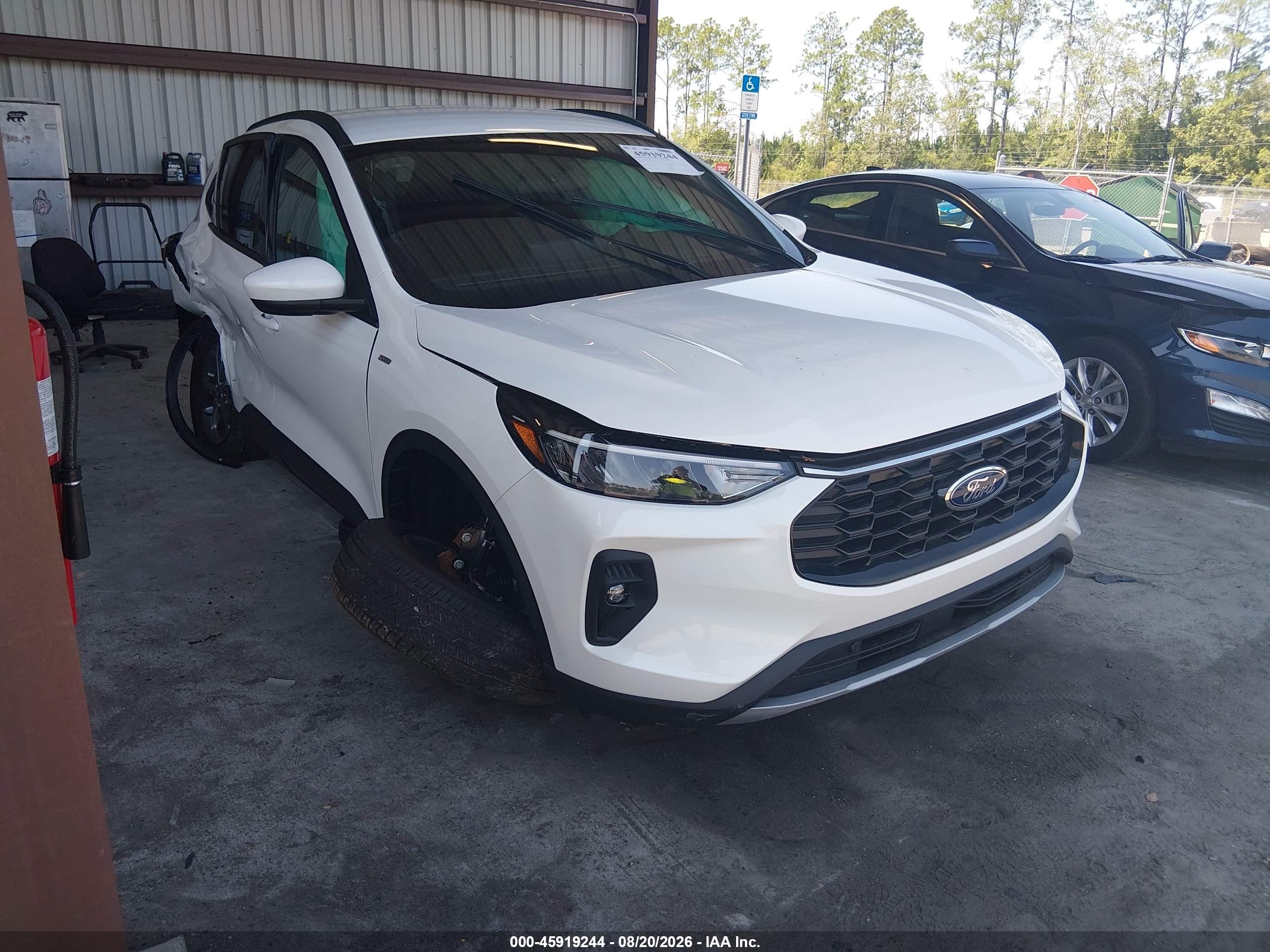 2026 Ford Escape VIN 1FMCU9NZ9TUA24741 — IAAI salvage auction photo