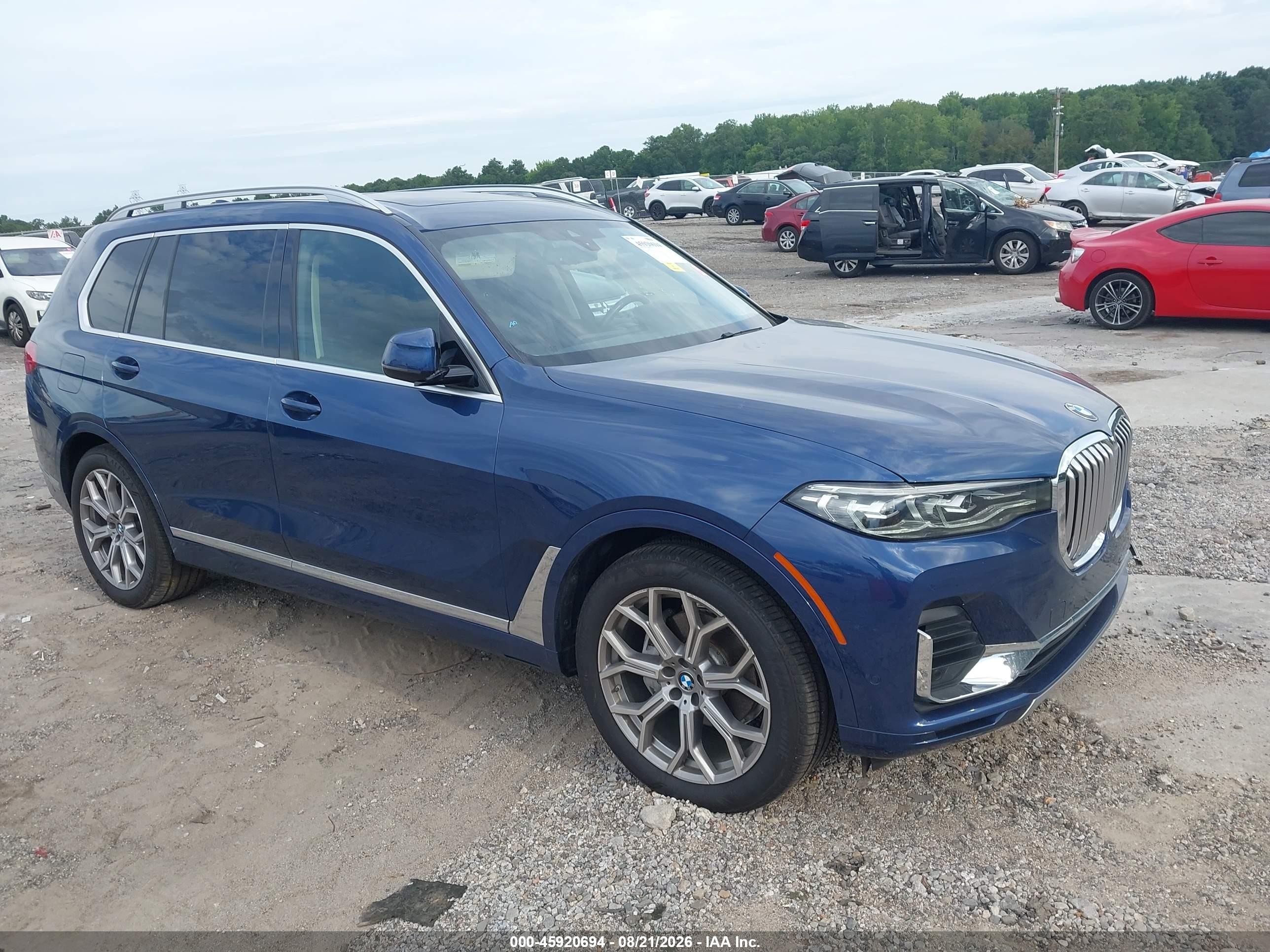 2019 BMW X7 VIN 5UXCW2C56KL084842 — IAAI salvage auction photo