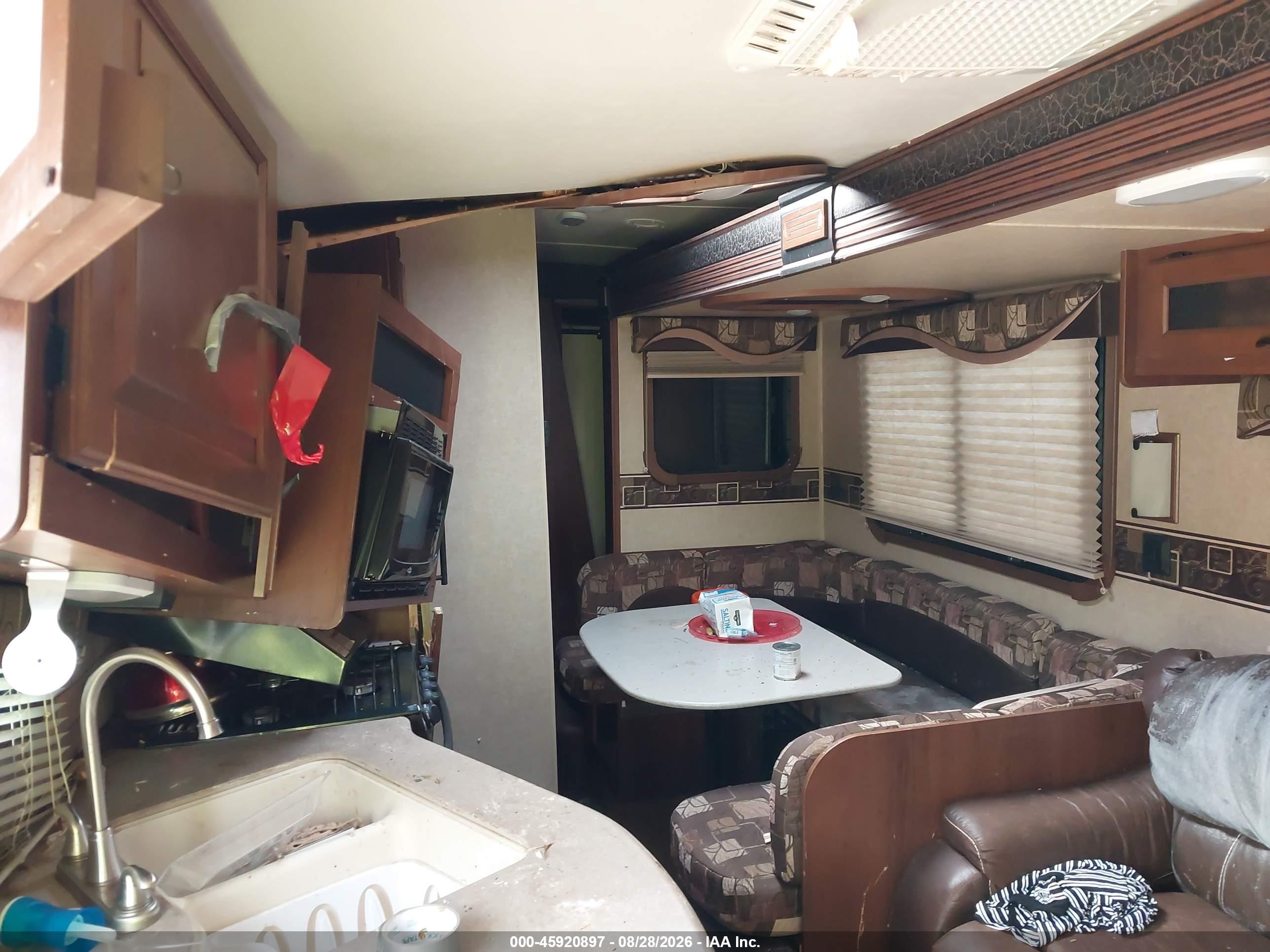 2015 Jayco Camper VIN 1UJBJ0BT8F1CV0055 IAAI salvage auction — Top/Roof, Salvage (North Carolina), sold $1,100 on 2026-09-21 (photo 5)