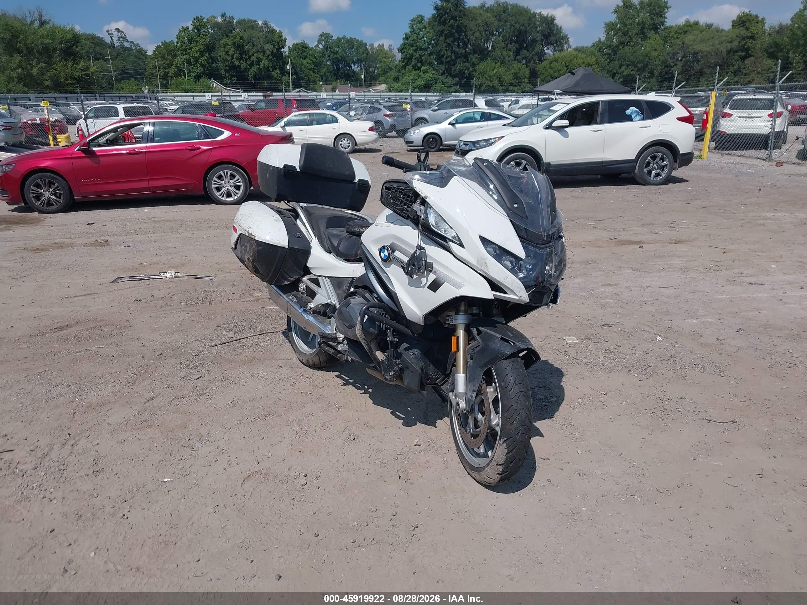 2024 BMW R 1250 VIN WB10L0303R6K51752 — IAAI salvage auction photo