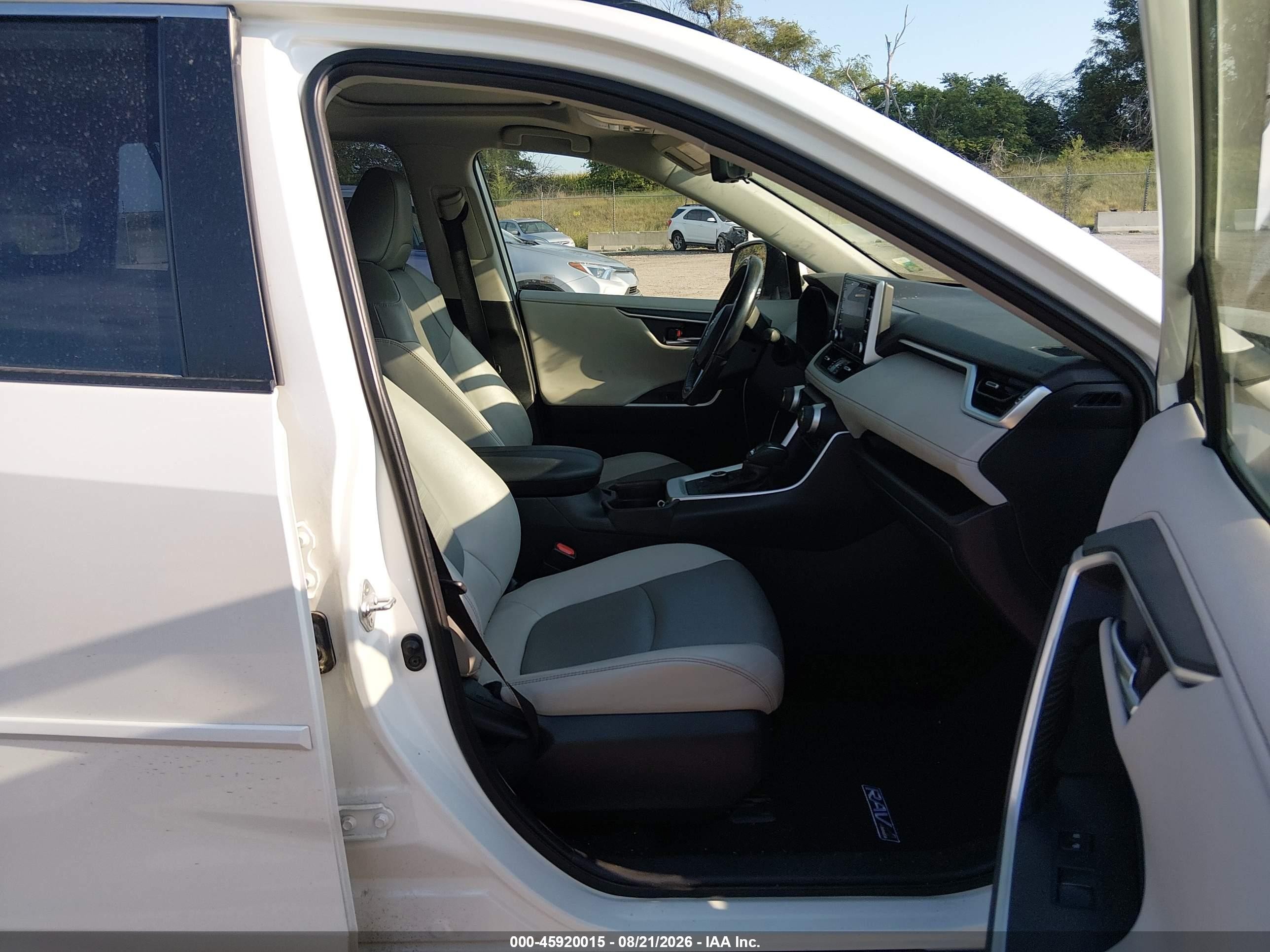 2019 Toyota Rav 4 VIN JTMDWRFV8KD036893 IAAI salvage auction — Front End, Salvage (Nebraska), sold $9,600 on 2026-09-12 (photo 5)