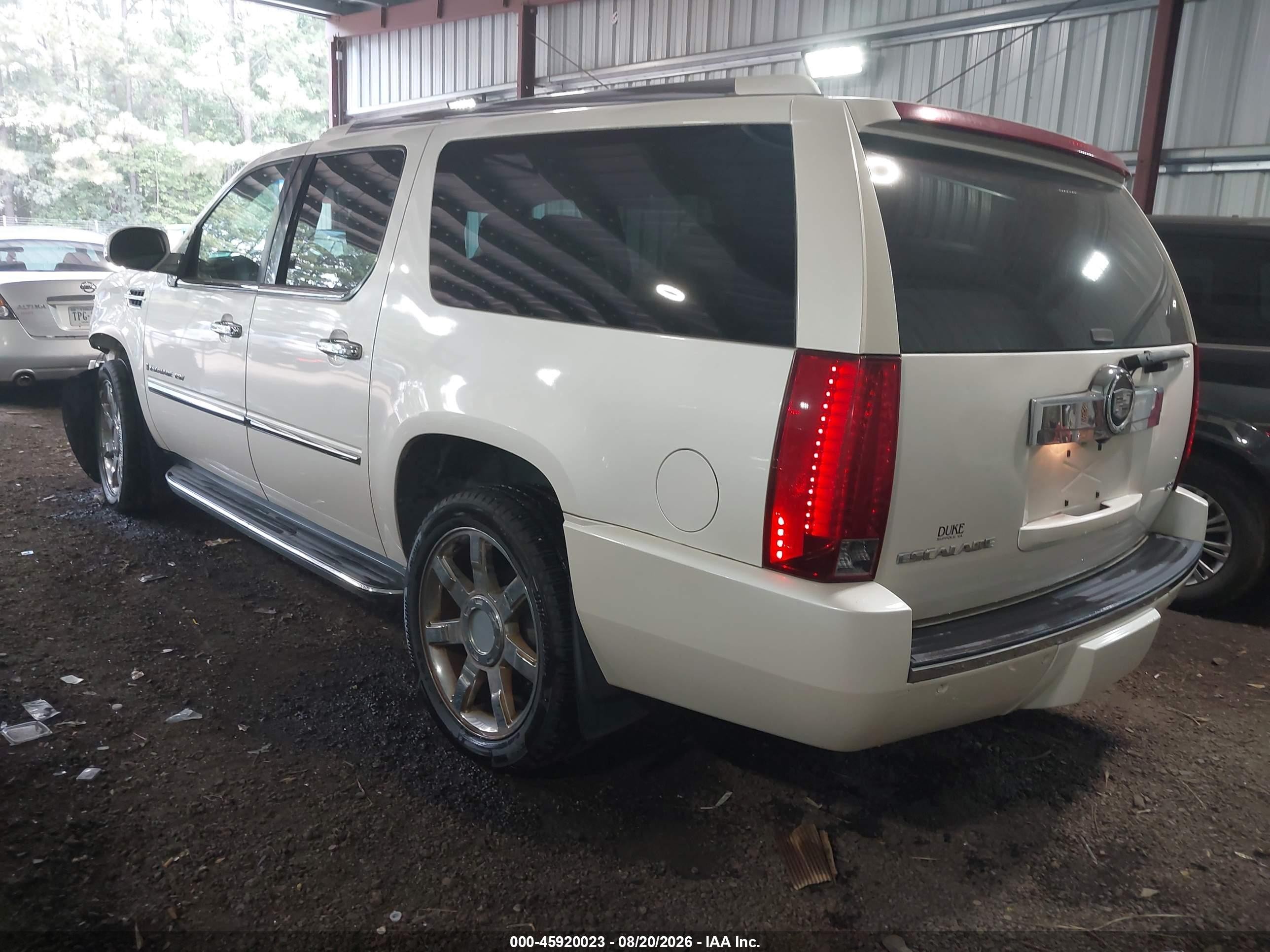 2007 Cadillac Escalade esv VIN 1GYFK66867R266255 IAAI salvage auction — Front End, Clear (Virginia), sold $2,750 on 2026-09-07 (photo 3)