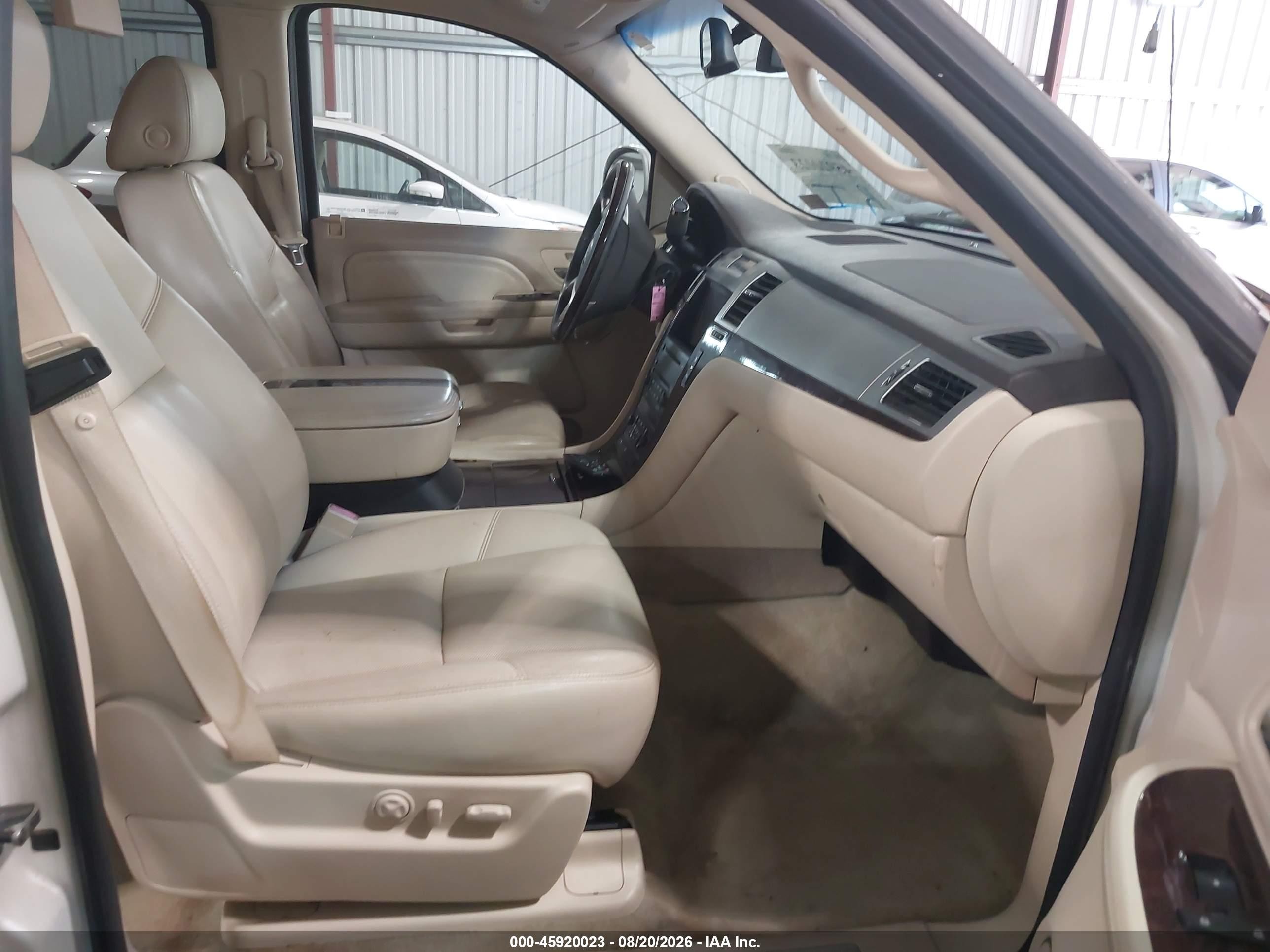 2007 Cadillac Escalade esv VIN 1GYFK66867R266255 IAAI salvage auction — Front End, Clear (Virginia), sold $2,750 on 2026-09-07 (photo 5)
