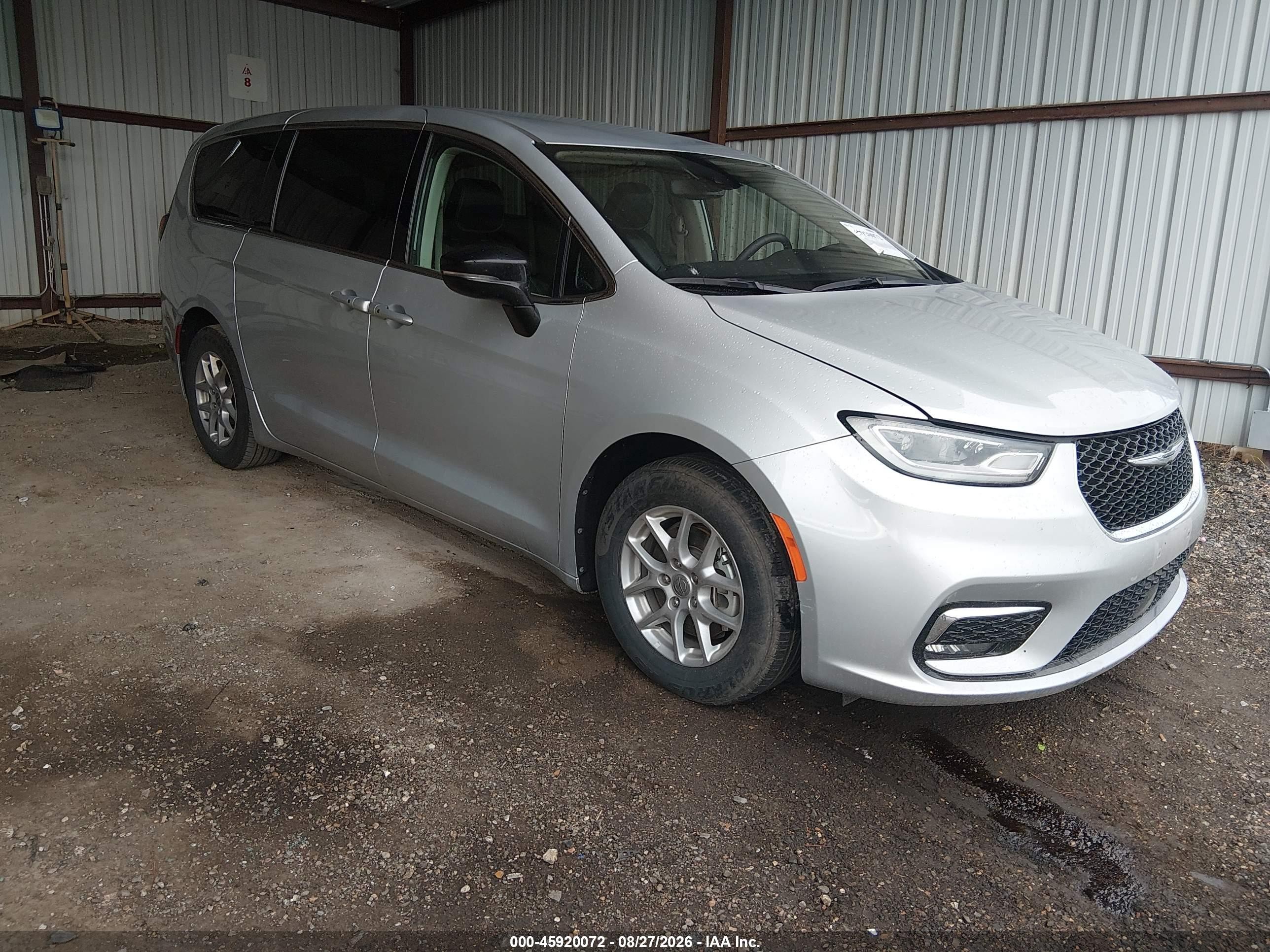 2024 Chrysler Pacifica VIN 2C4RC1BG1RR133061 — IAAI salvage auction photo