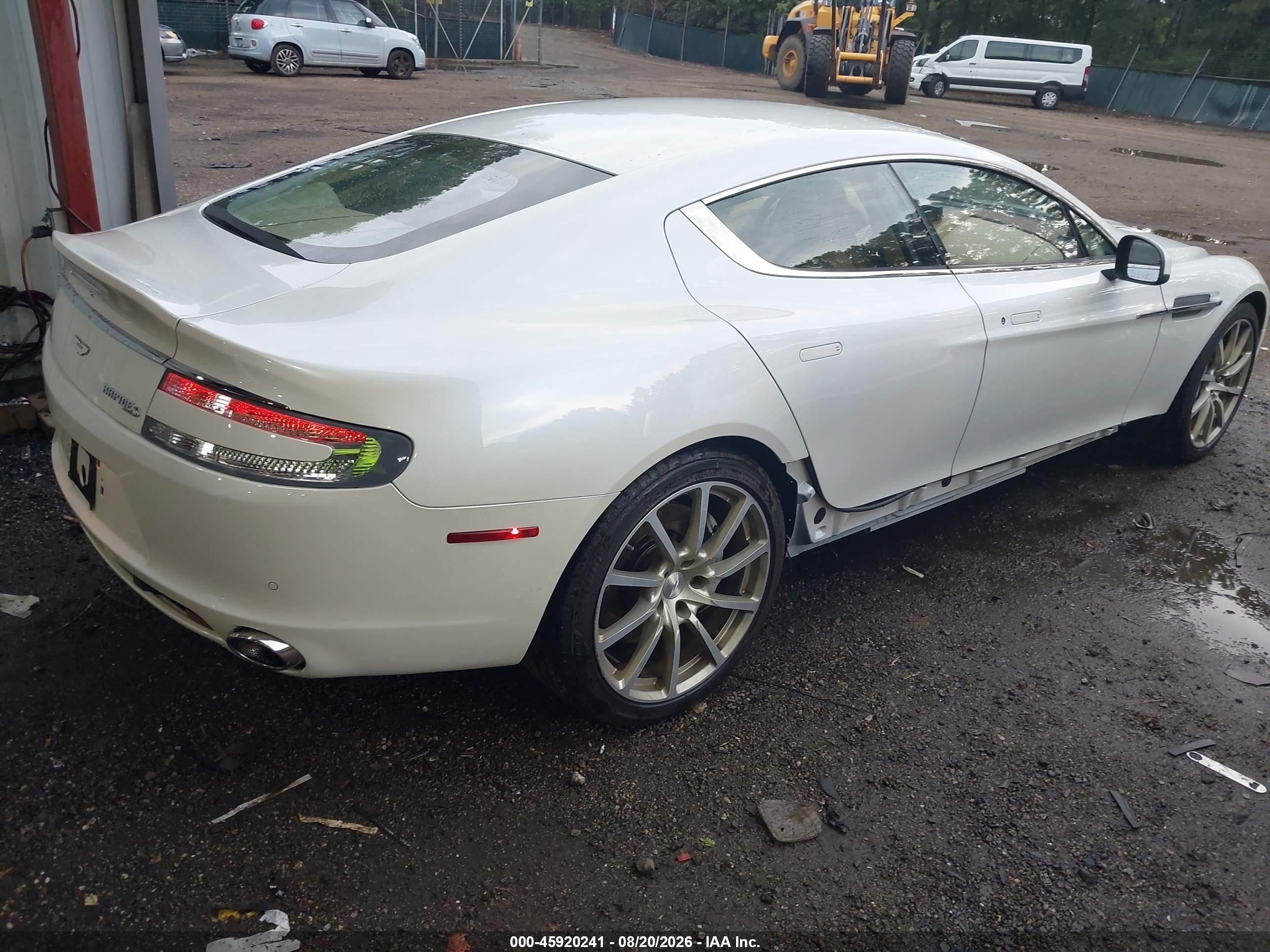 2015 Aston Martin Rapide VIN SCFHMDBS1FGF04669 IAAI salvage auction — Side, Salvage (Virginia), sold $36,700 on 2026-09-03 (photo 4)