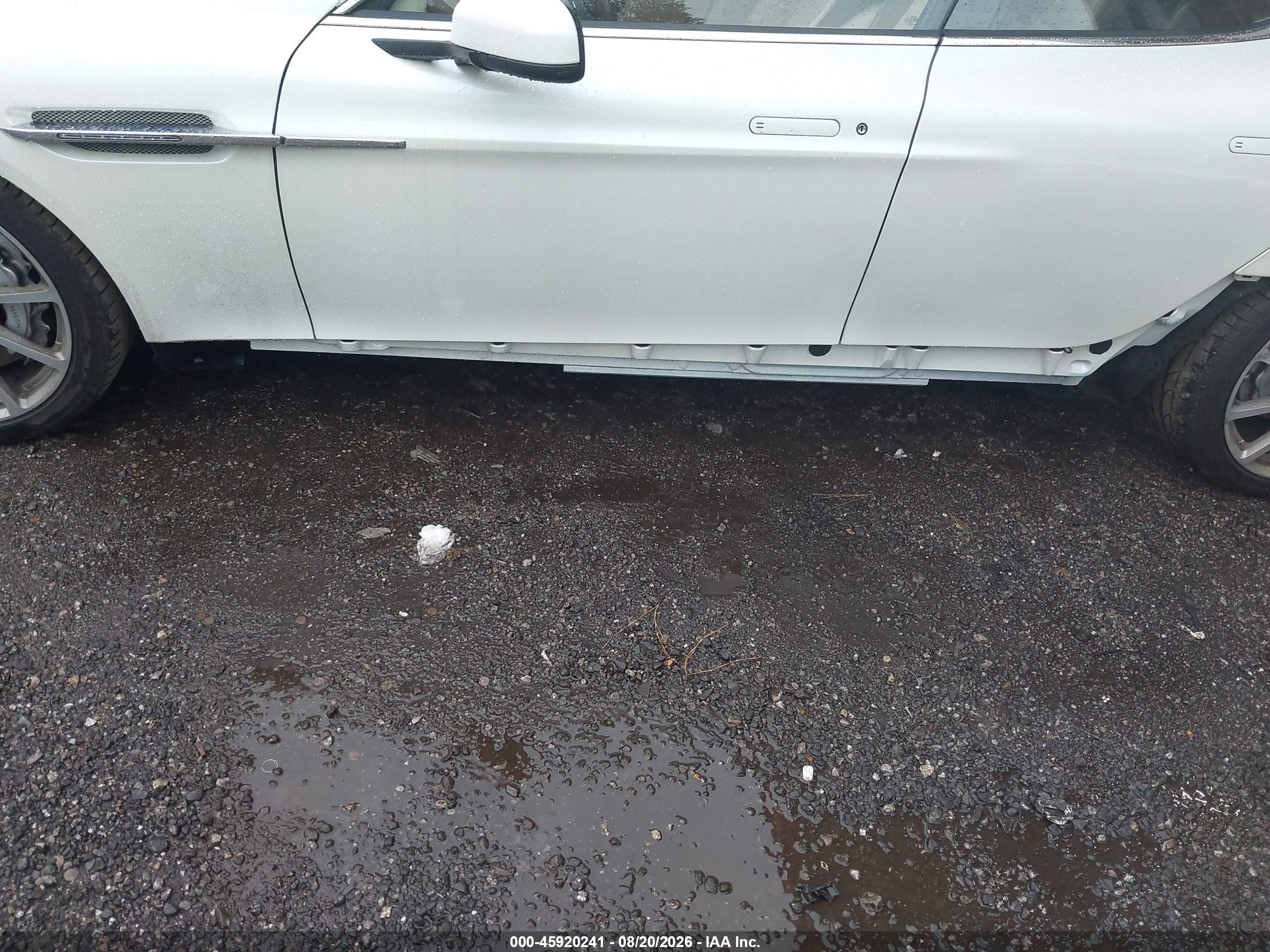 2015 Aston Martin Rapide VIN SCFHMDBS1FGF04669 IAAI salvage auction — Side, Salvage (Virginia), sold $36,700 on 2026-09-03 (photo 6)