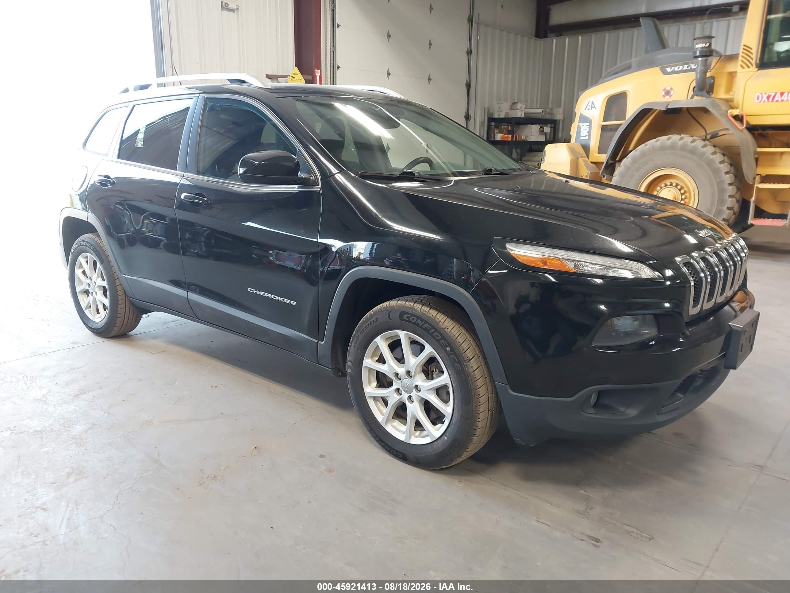 2018 Jeep Cherokee VIN 1C4PJMCB6JD528507 — IAAI salvage auction photo