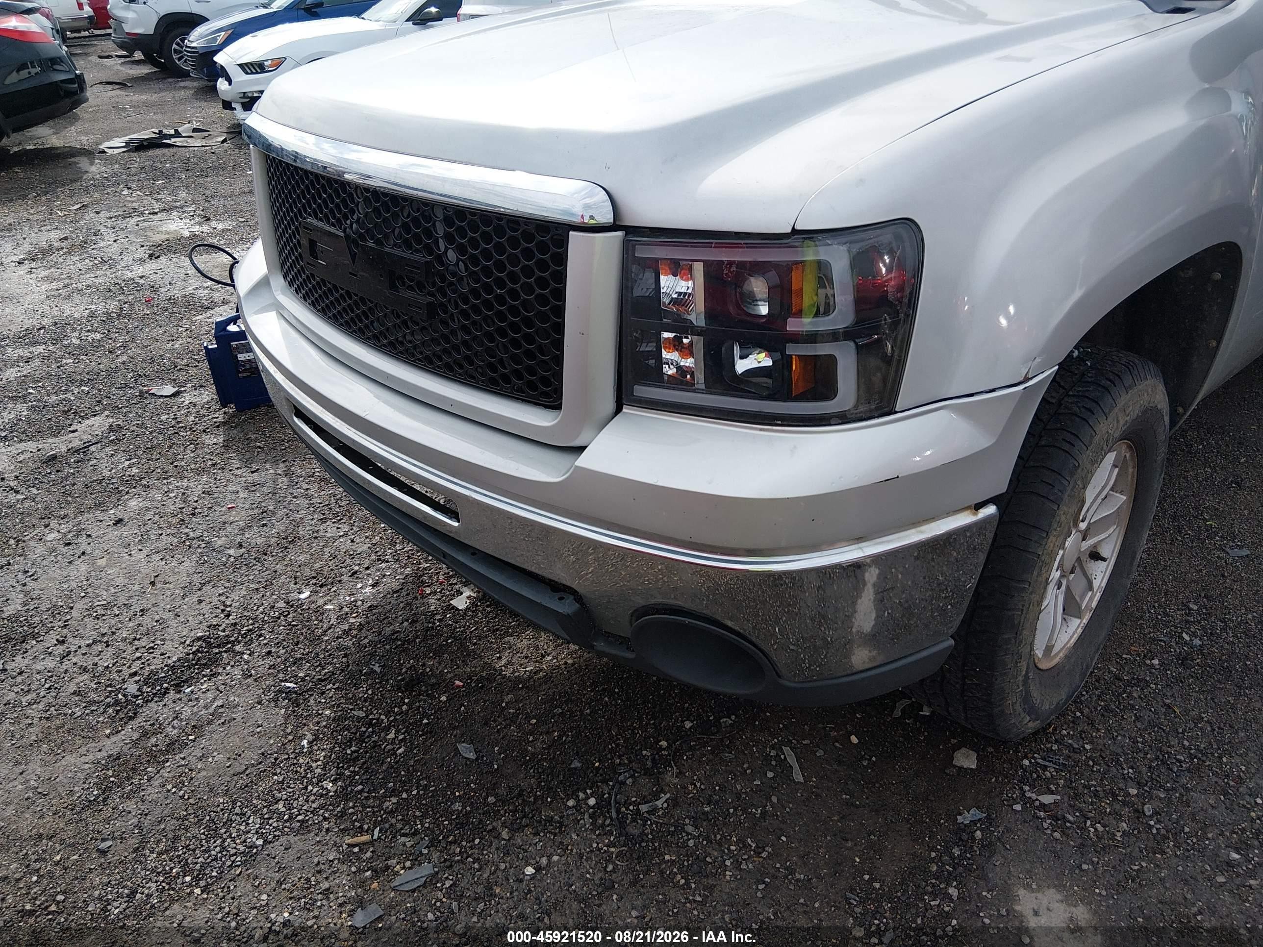 2010 GMC Sierra 1500 VIN 3GTRKVE38AG271032 IAAI salvage auction — Unknown, Clear (Oklahoma), sold $1,200 on 2026-10-07 (photo 6)