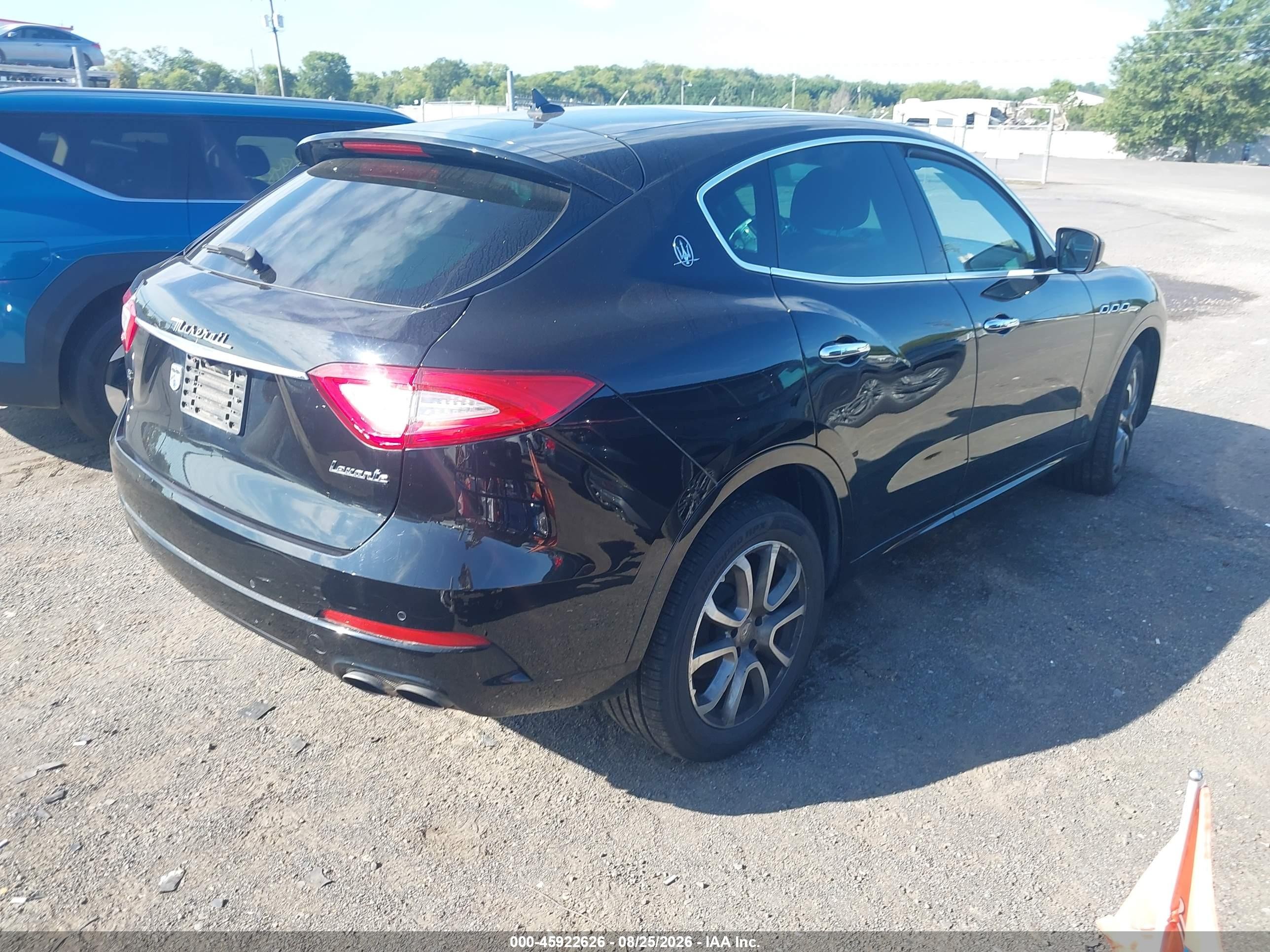 2019 Maserati Levante VIN ZN661XUA4KX317548 IAAI salvage auction — Unknown, Wait Title, sold $7,800 on 2026-09-20 (photo 4)
