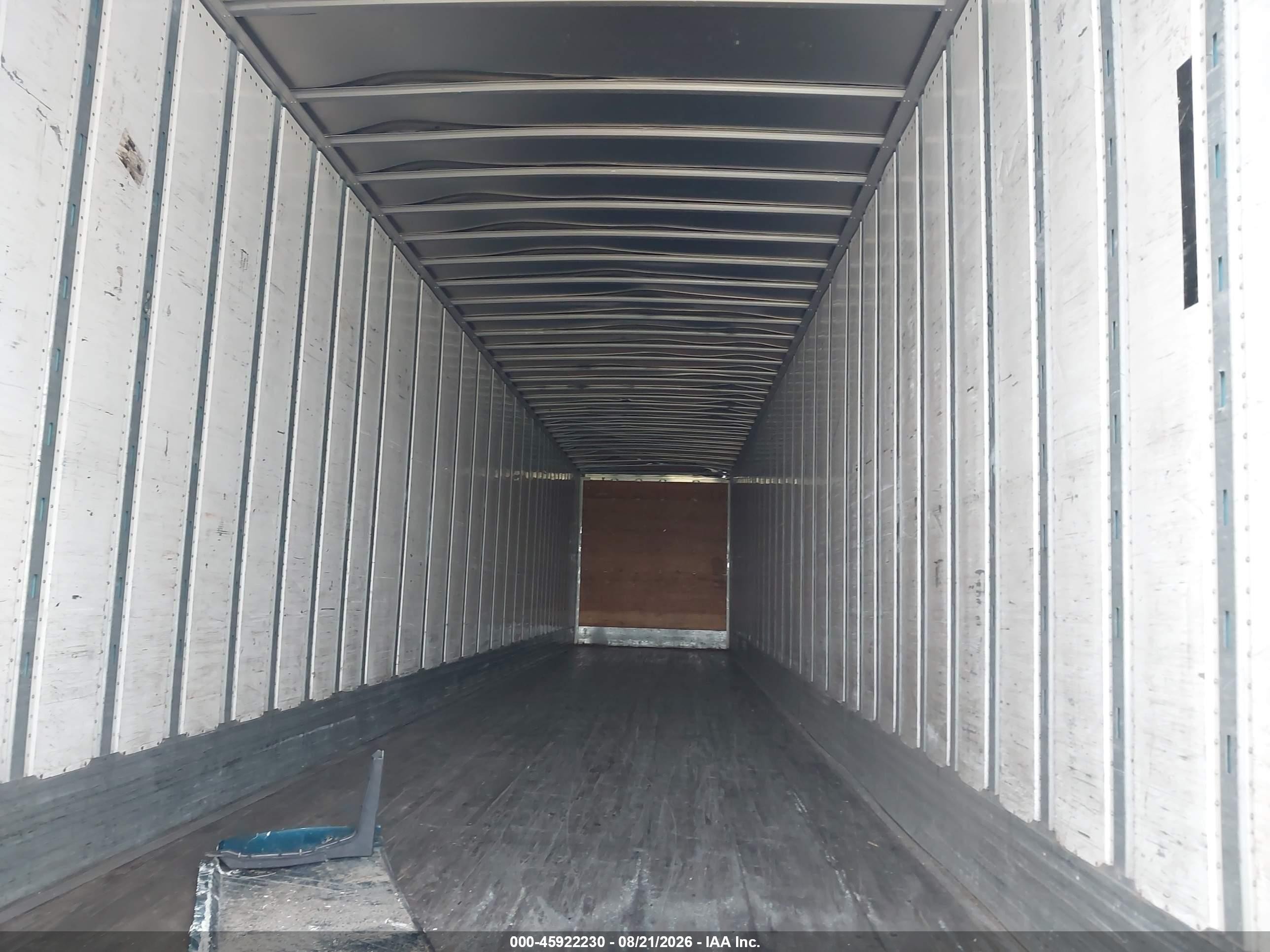 2012 Utility Trailer Mfg Unknown VIN 1UYVS2538CP244703 IAAI salvage auction — Frame Damage, Salvage (Illinois), sold $2,150 on 2026-09-30 (photo 5)