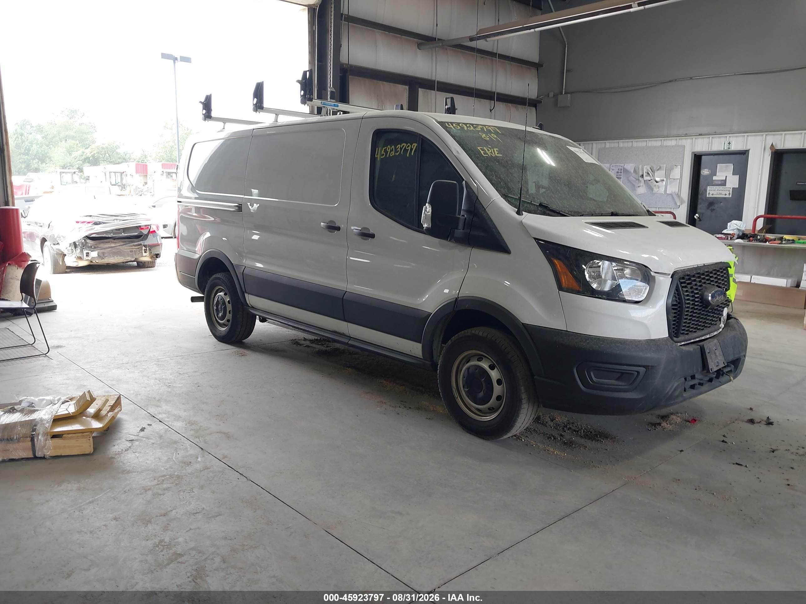 2024 Ford Transit-250 VIN 1FTBR1Y84RKB16124 — IAAI salvage auction photo
