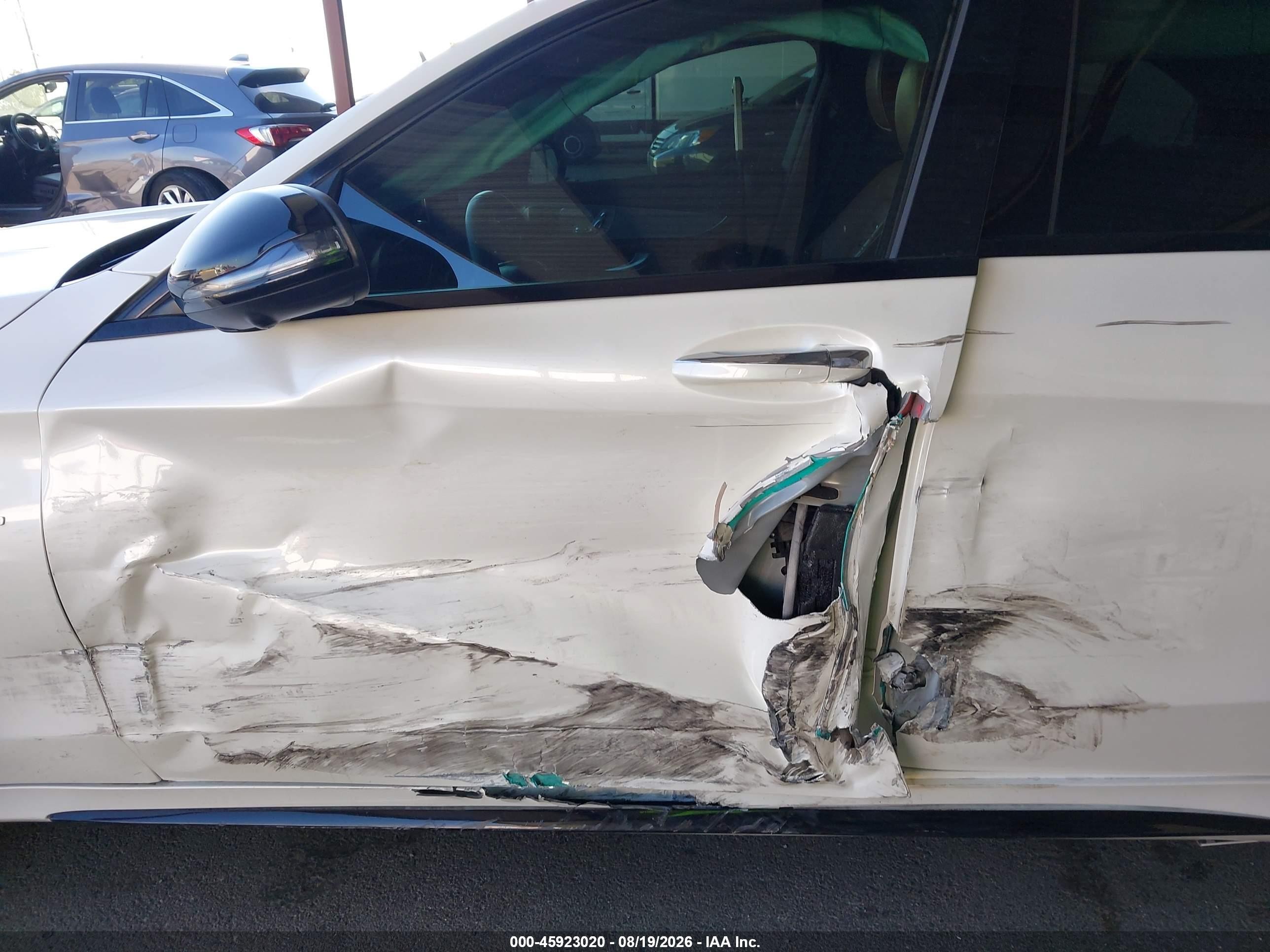 2018 Mercedes-Benz C-Class VIN 55SWF8HB3JU236902 IAAI salvage auction — Side, Salvage (California), sold $20,100 on 2026-09-16 (photo 6)
