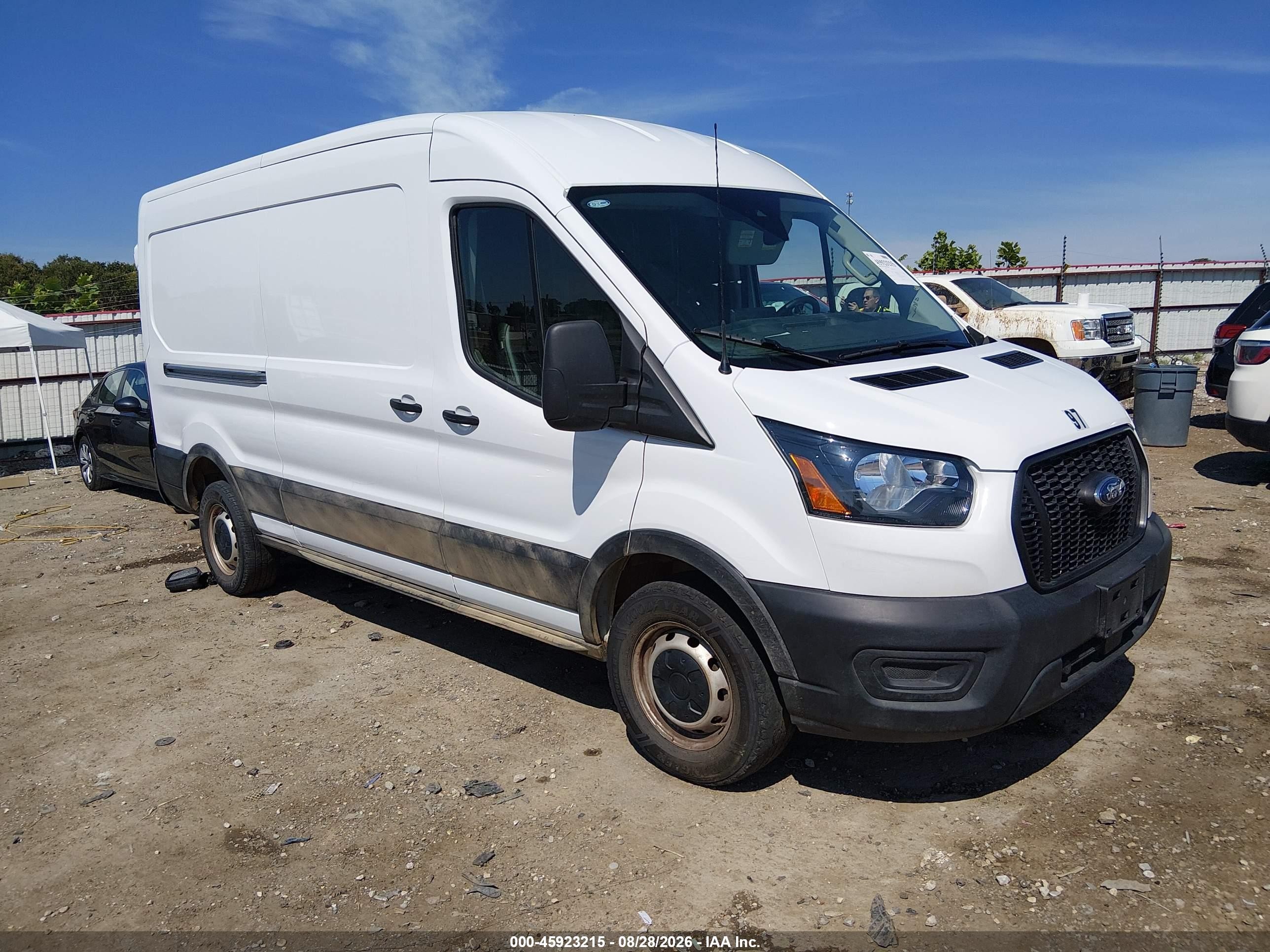 2025 Ford Transit-250 VIN 1FTBR1C8XSKB05528 — IAAI salvage auction photo