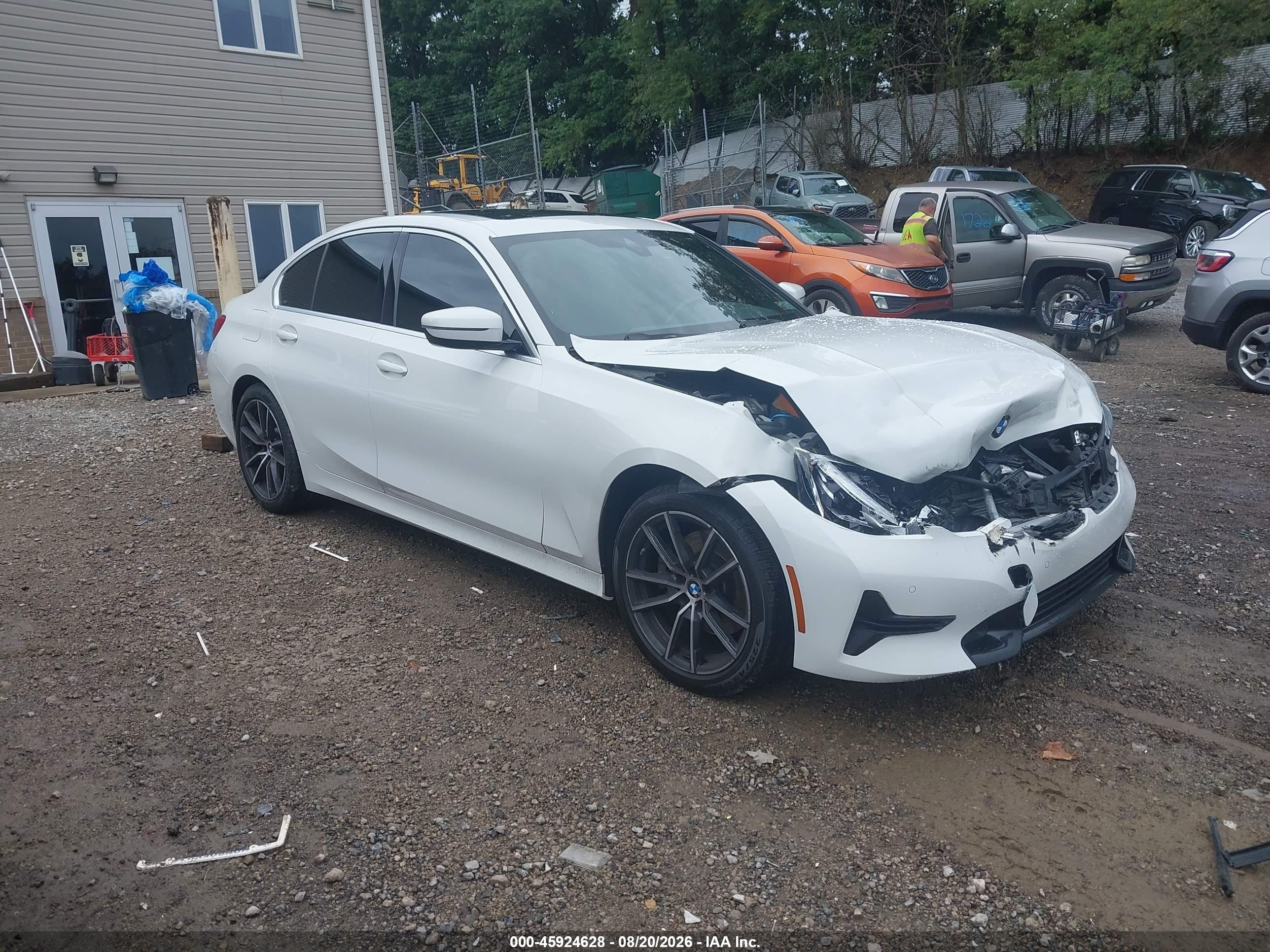 2021 BMW 3 Series VIN 3MW5R7J02M8B58030 — IAAI salvage auction photo