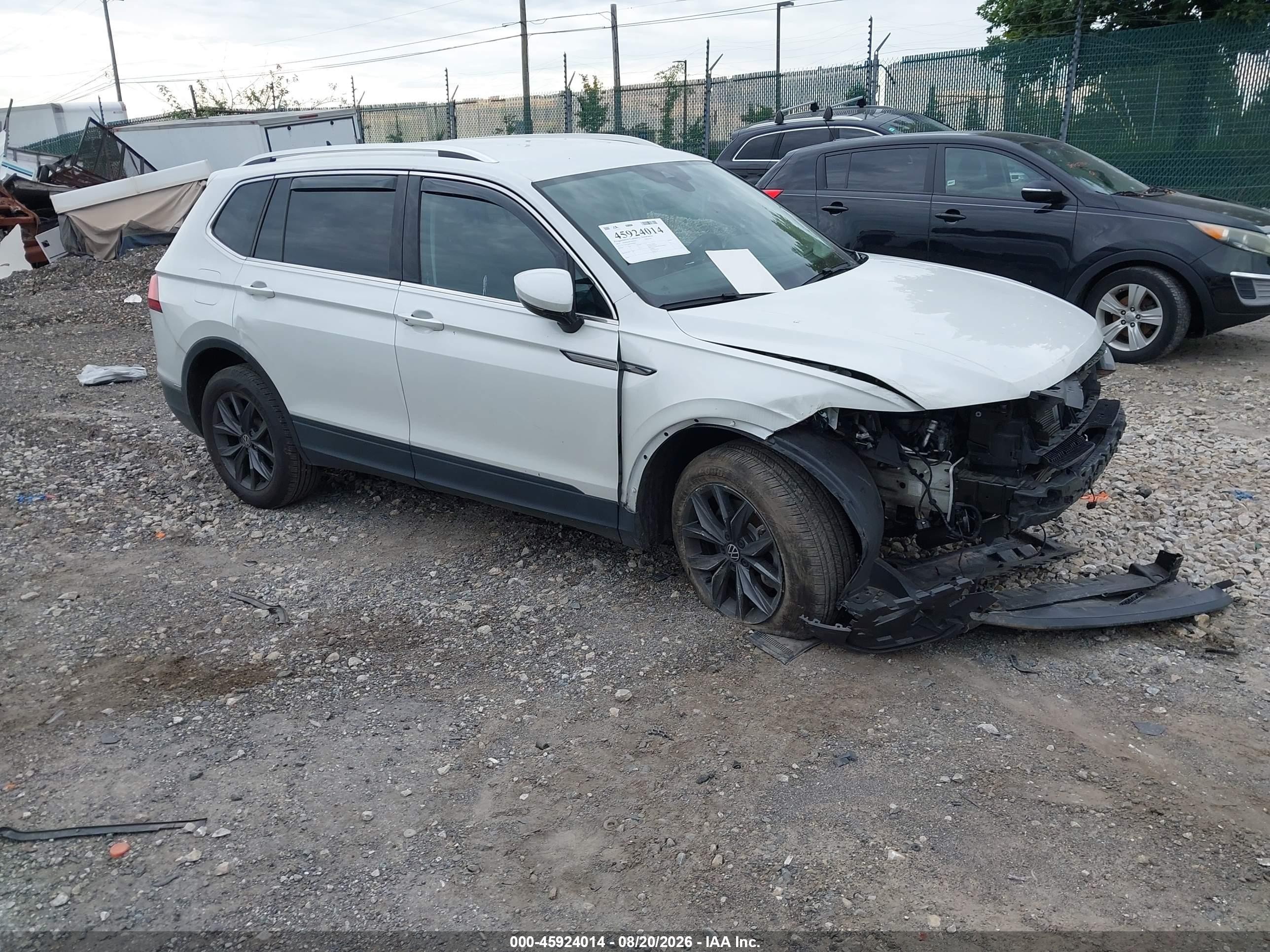 2023 Volkswagen Tiguan VIN 3VV2B7AX8PM090806 — IAAI salvage auction photo