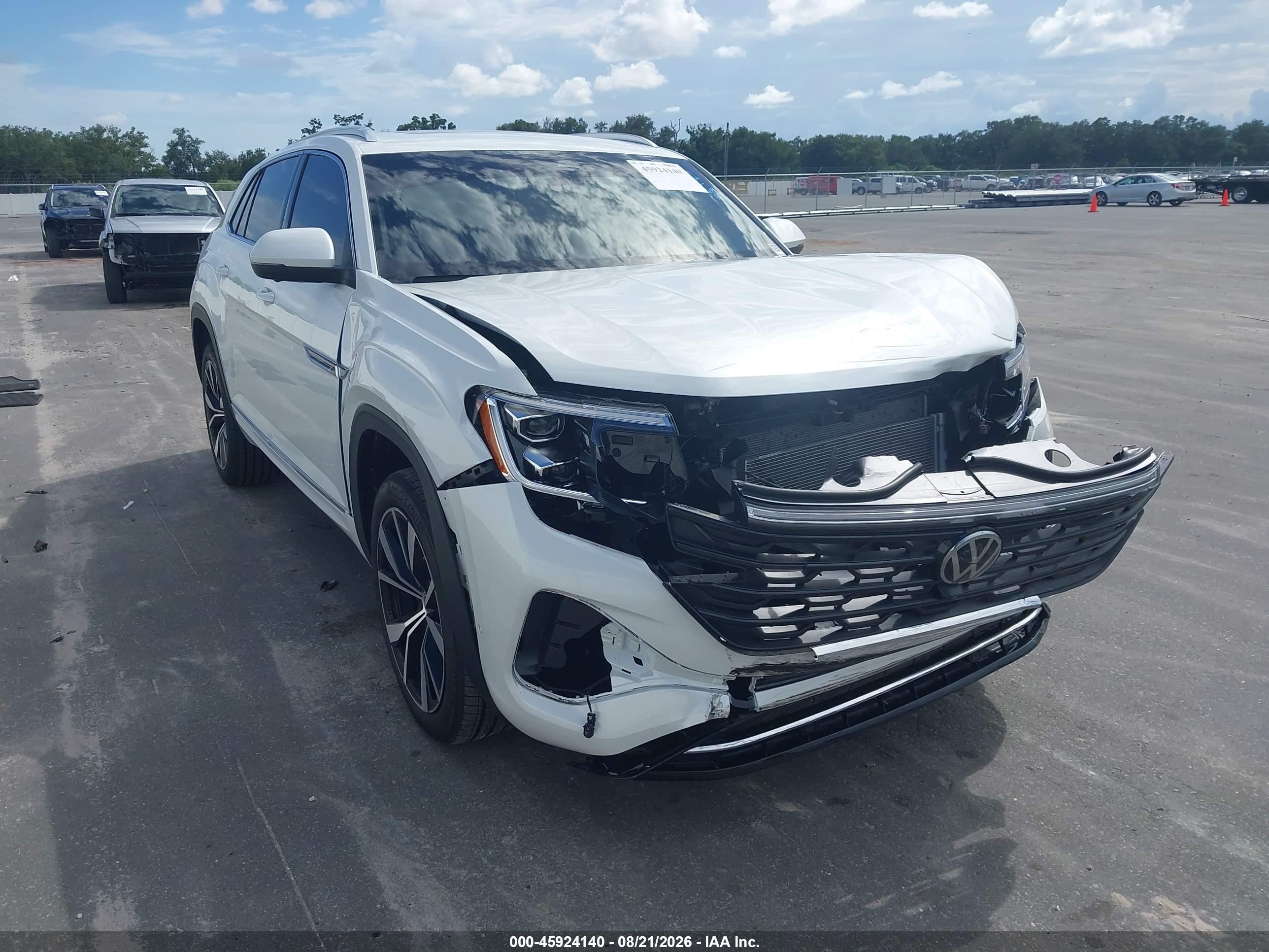 2026 Volkswagen Atlas Cross Sport VIN 1V2FC2CA6TC207866 — IAAI salvage auction photo
