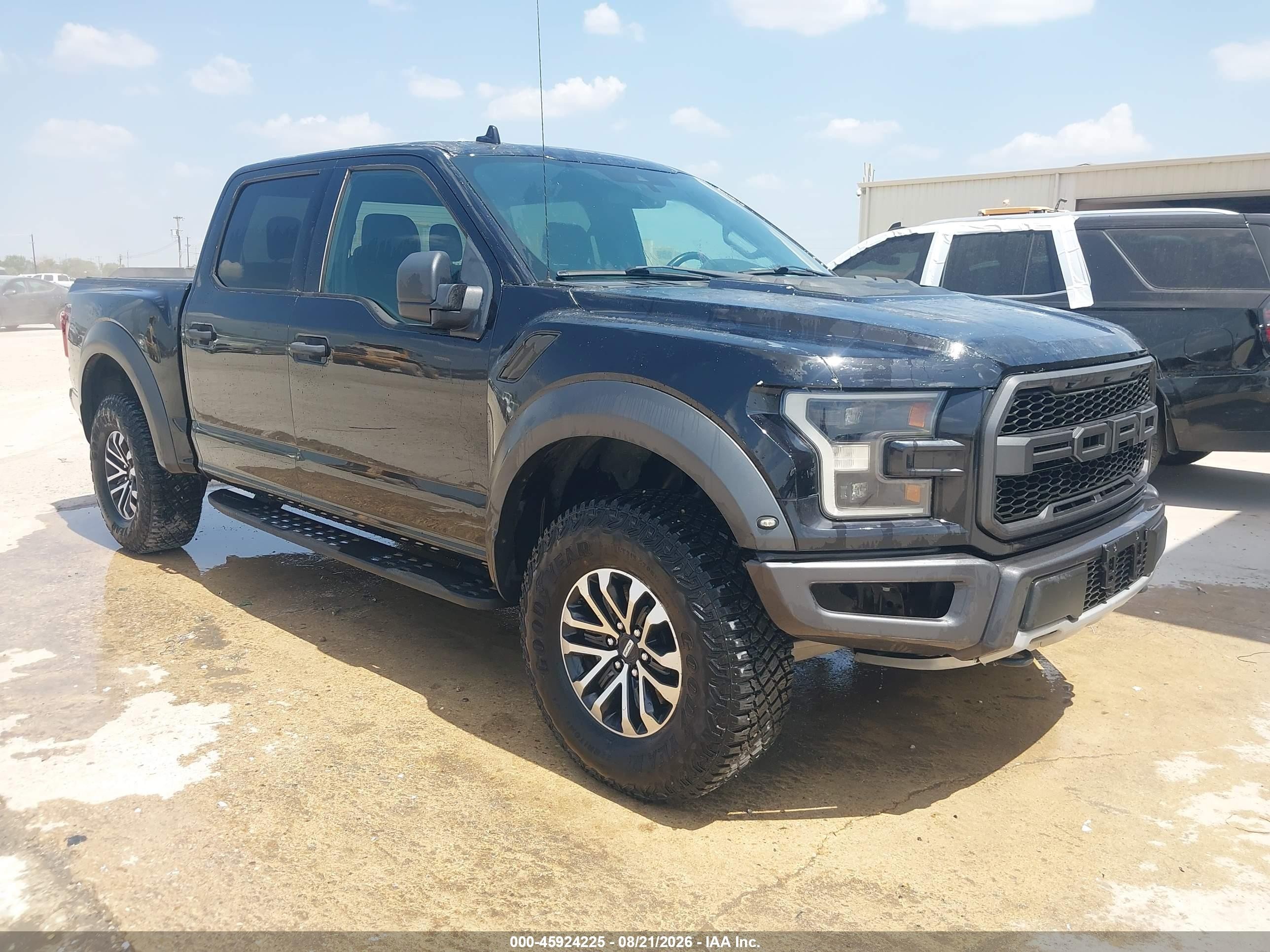 2019 Ford F-150 VIN 1FTFW1RG5KFA43912 — IAAI salvage auction photo