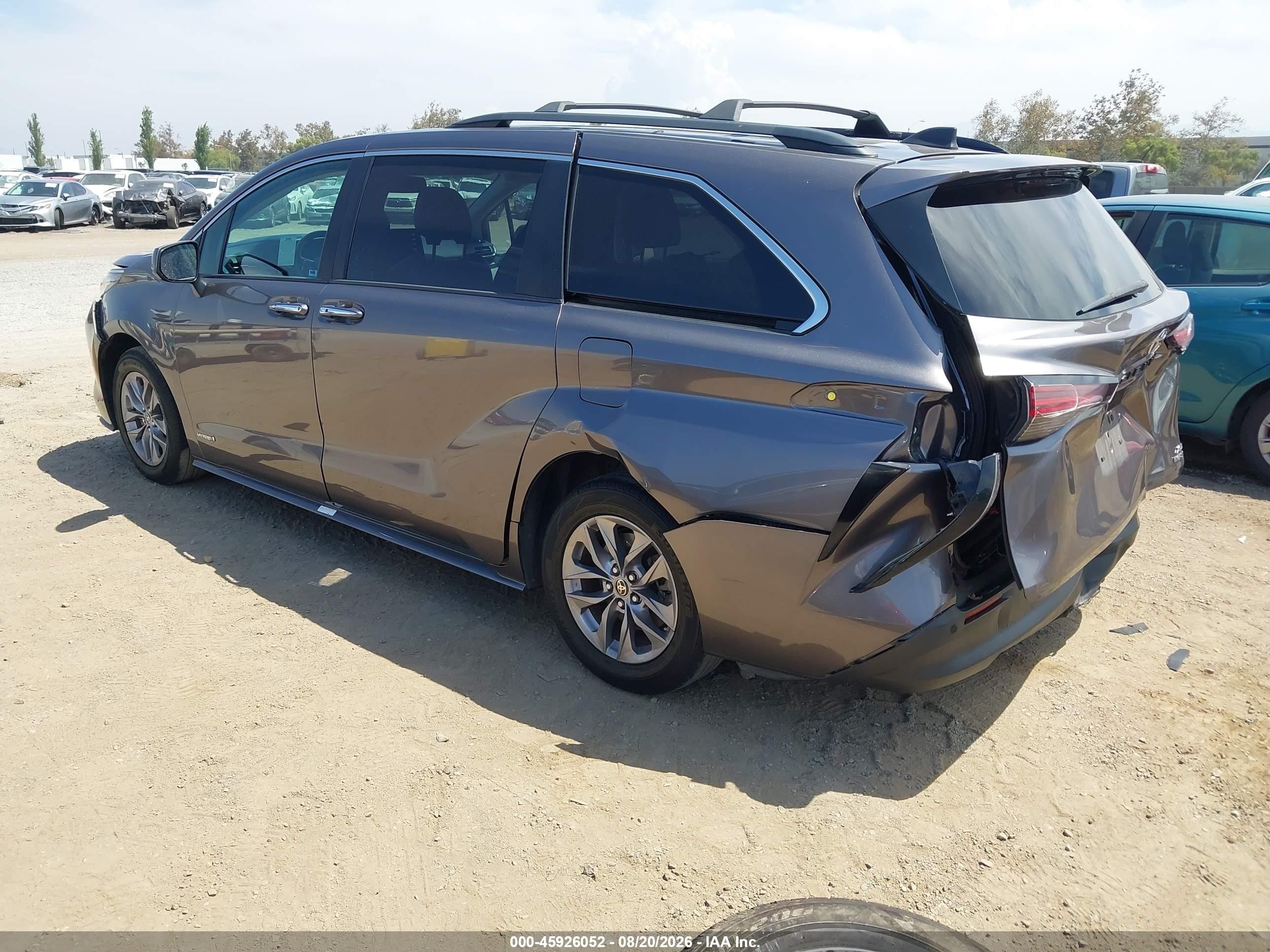 2021 Toyota Sienna VIN 5TDYRKEC2MS013746 IAAI salvage auction — Front End, Salvage (California), sold $12,300 on 2026-09-13 (photo 3)