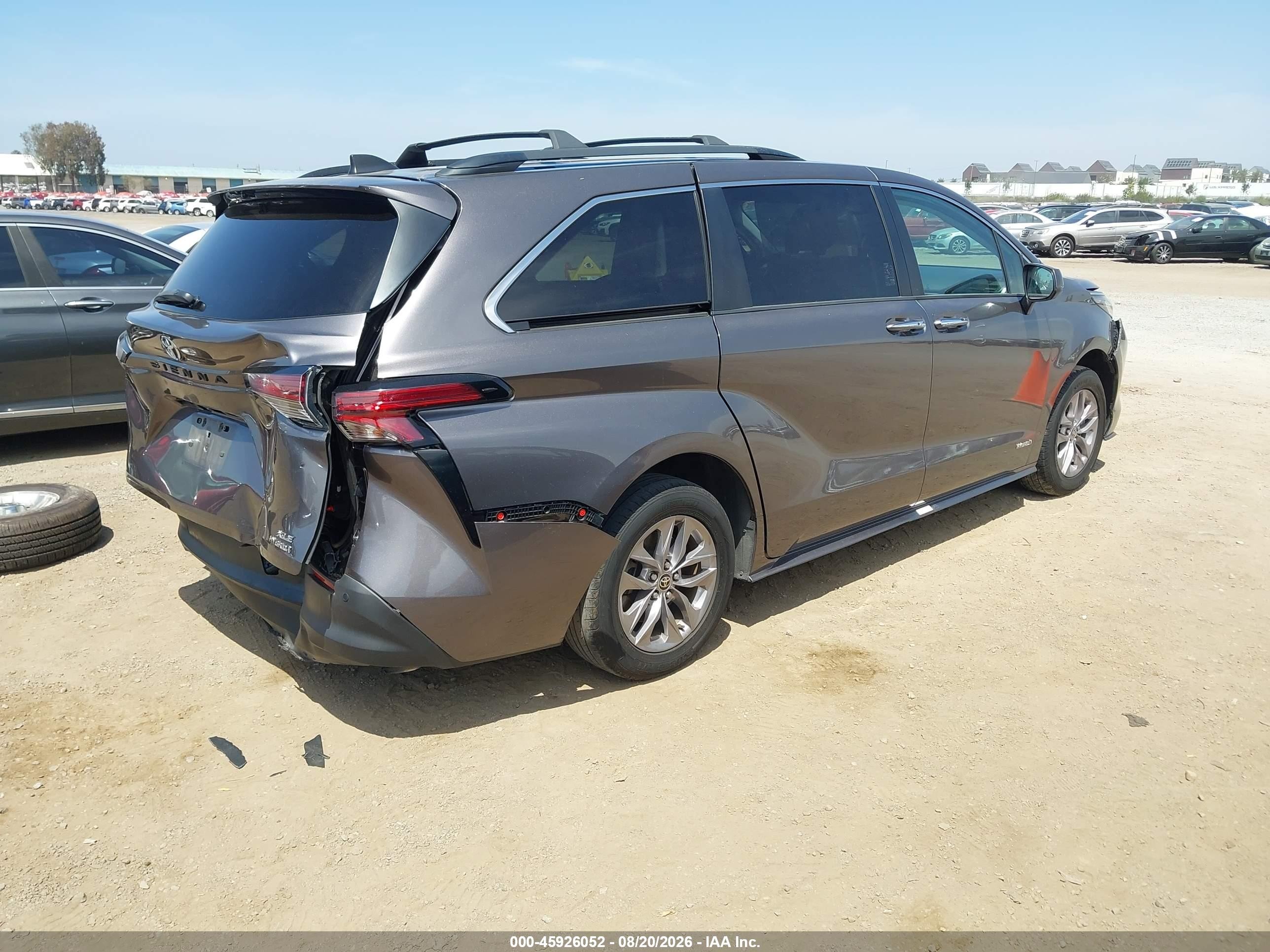 2021 Toyota Sienna VIN 5TDYRKEC2MS013746 IAAI salvage auction — Front End, Salvage (California), sold $12,300 on 2026-09-13 (photo 4)