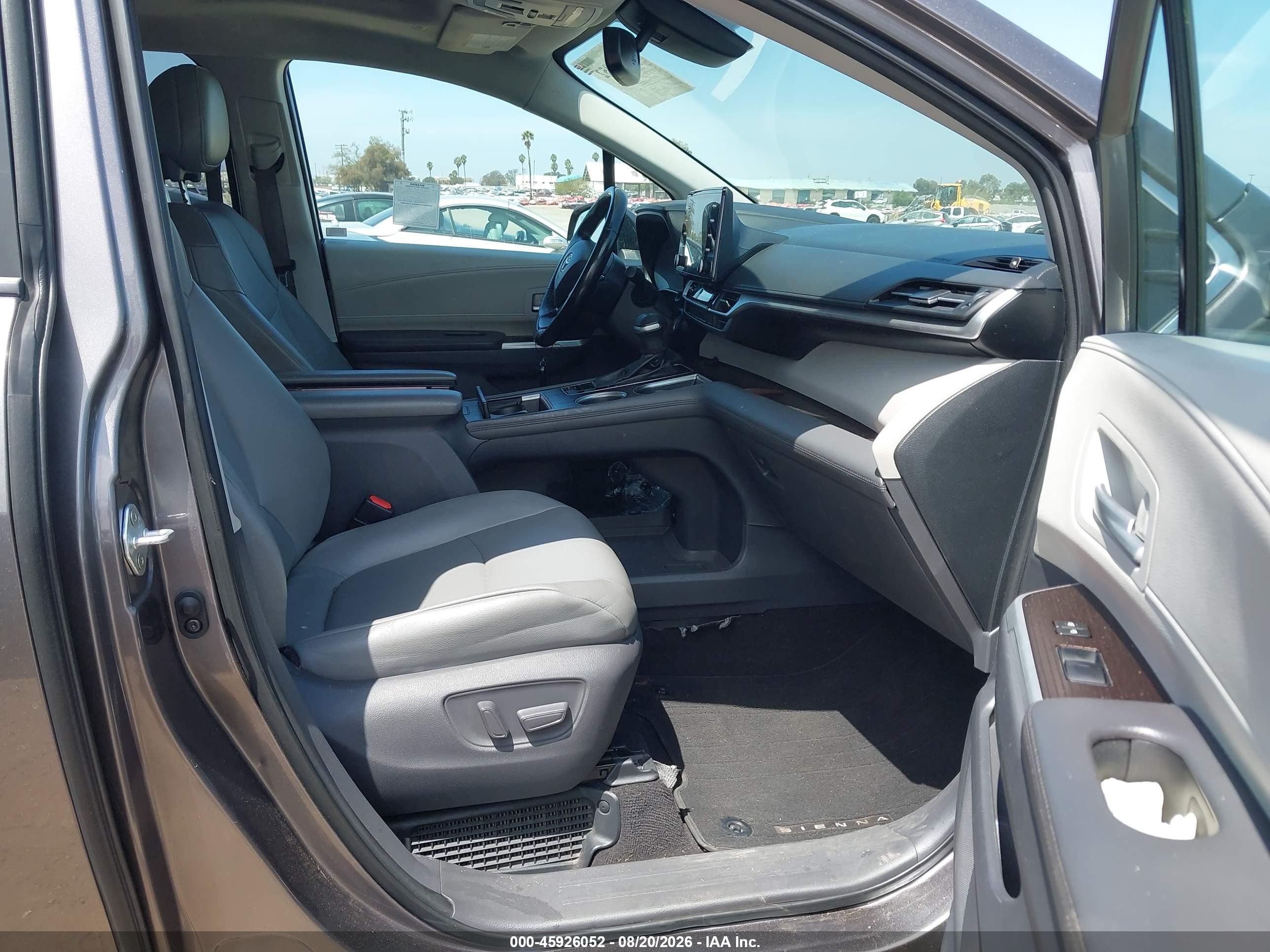 2021 Toyota Sienna VIN 5TDYRKEC2MS013746 IAAI salvage auction — Front End, Salvage (California), sold $12,300 on 2026-09-13 (photo 5)