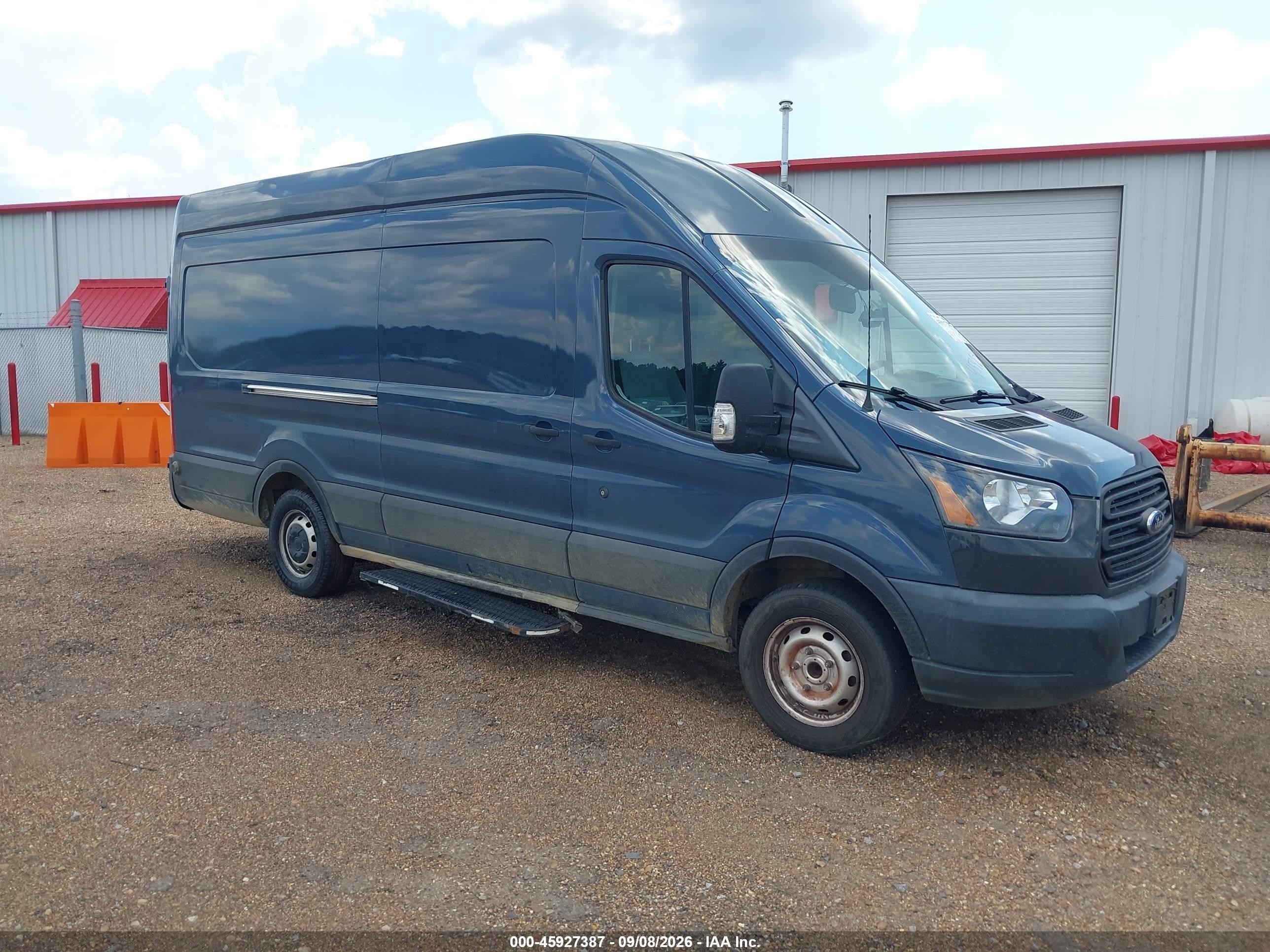2019 Ford Transit-250 VIN 1FTYR3XM3KKB78236 — IAAI salvage auction photo