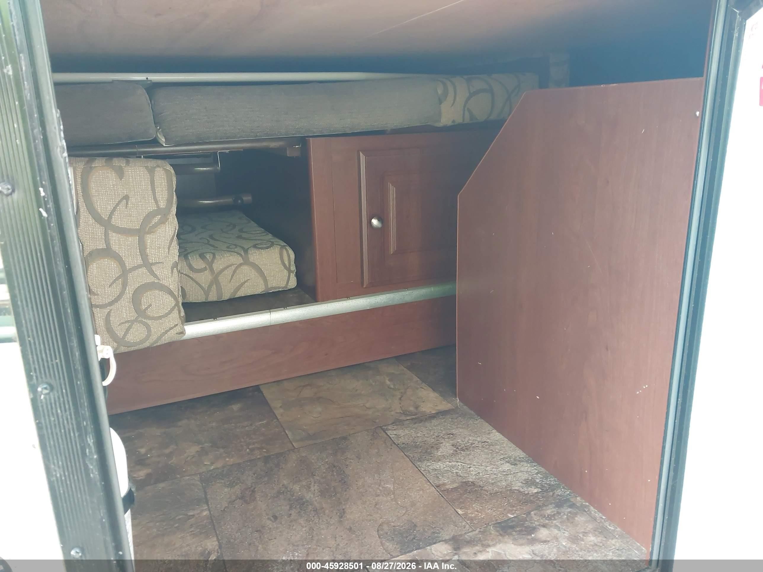 2015 Flagstaff Other VIN 4X4CFS615FD174729 IAAI salvage auction — Water/Flood, Salvage (North Carolina), sold $525 on 2026-09-18 (photo 5)