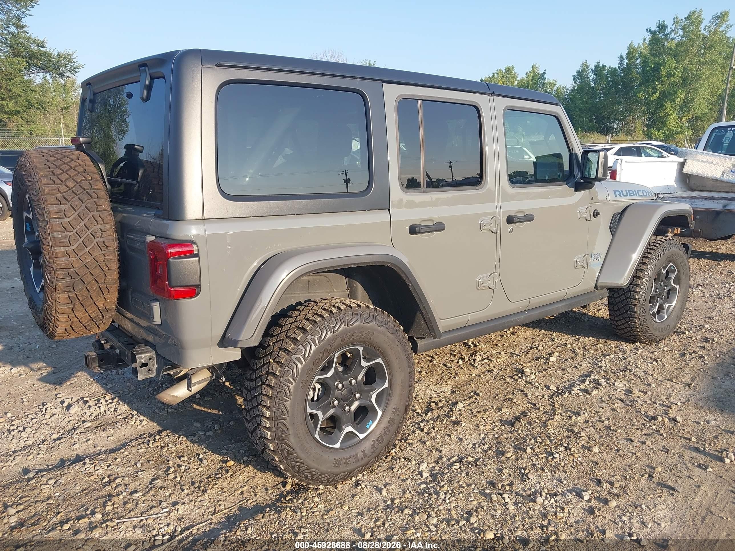 2022 Jeep Wrangler VIN 1C4JJXR68NW152856 IAAI salvage auction — Rear End, Clear Claim Paid (Wisconsin), sold $20,500 on 2026-09-16 (photo 4)