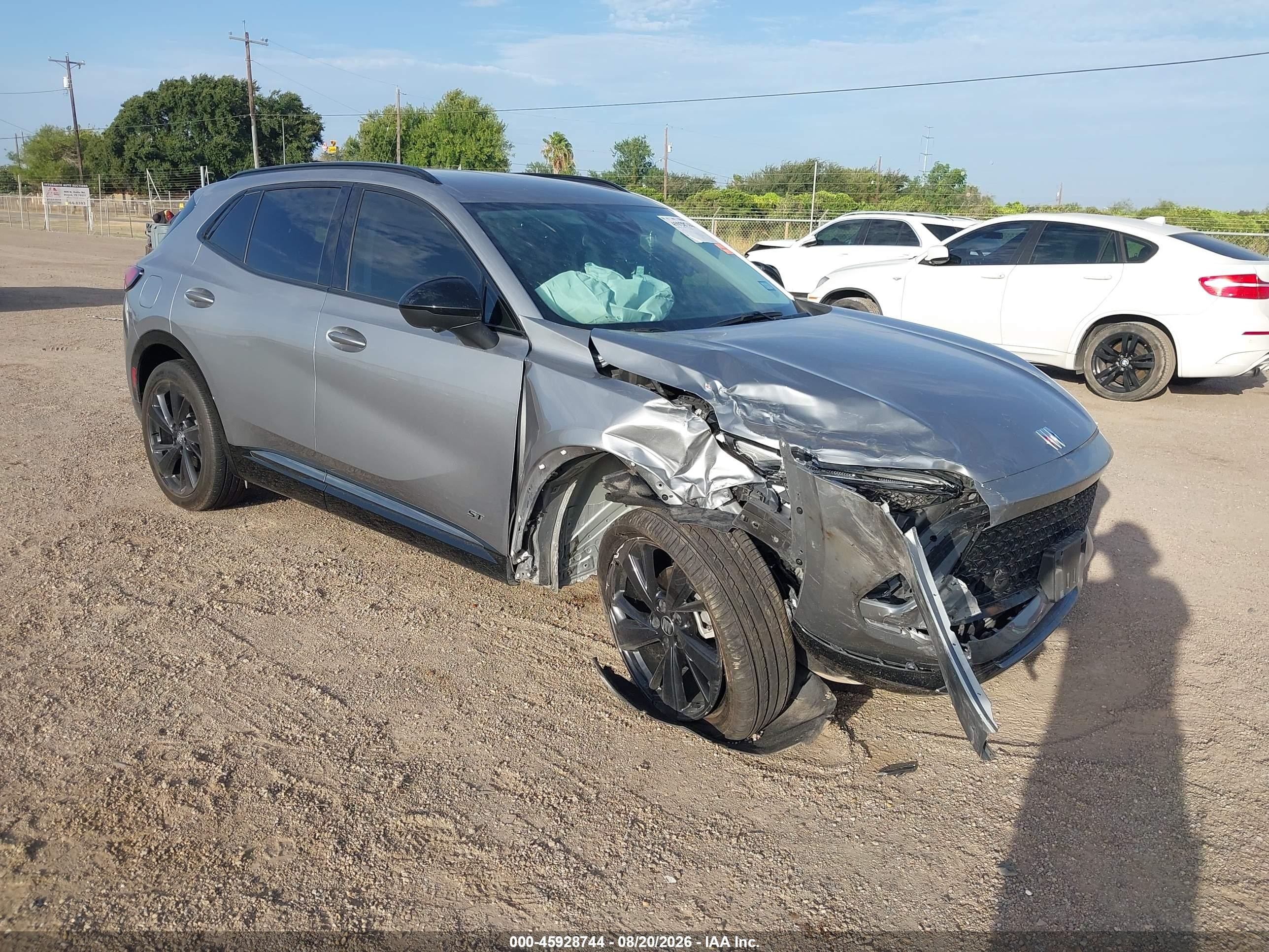 2024 Buick Envision VIN LRBFZPE40RD013579 IAAI salvage auction — Front End, Salvage (Texas), sold $6,600 on 2026-10-08 (photo 1)