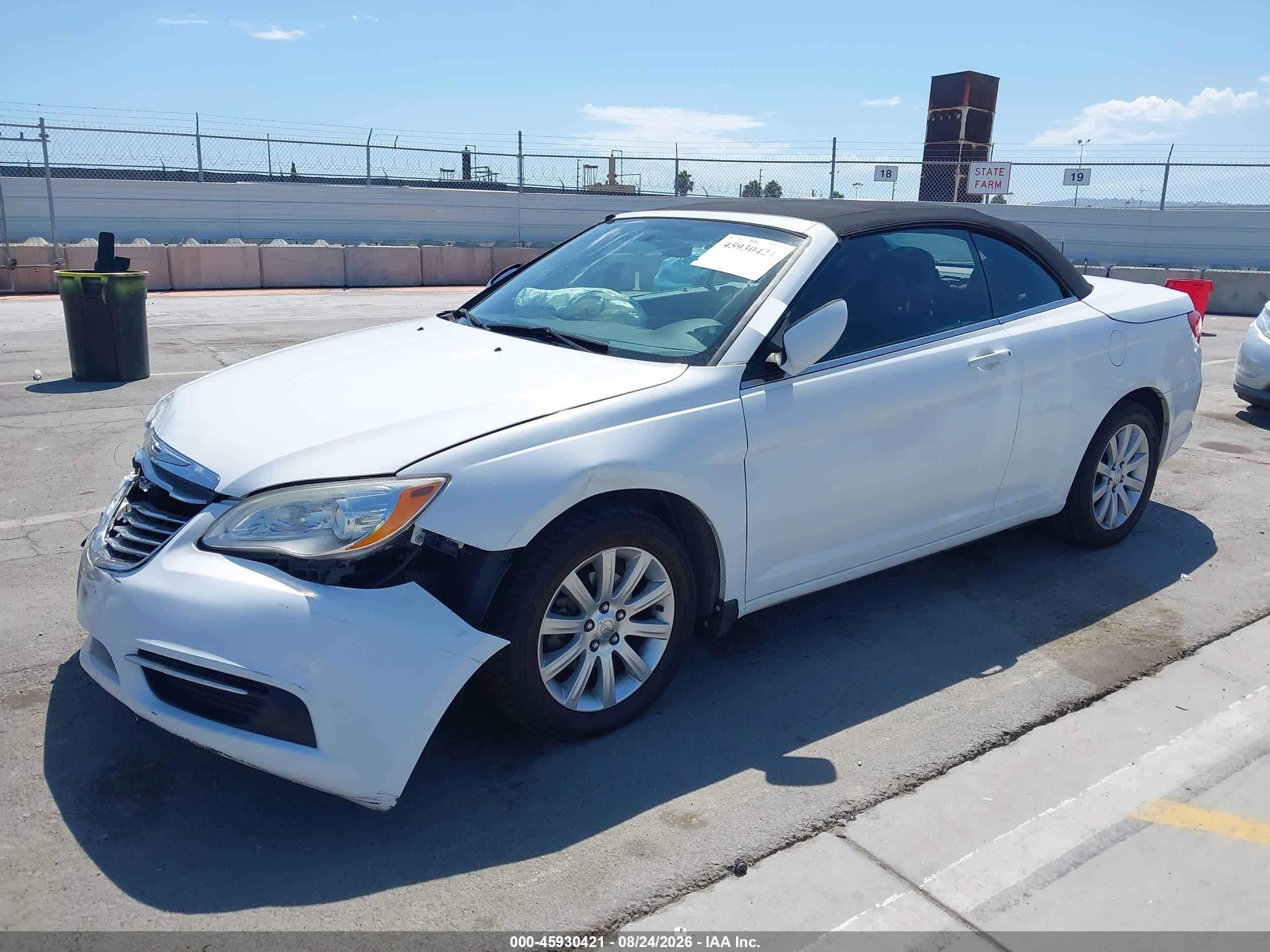 2013 Chrysler 200 VIN 1C3BCBEB0DN592325 IAAI salvage auction — Front End, Wait Title, sold $600 on 2026-09-21 (photo 2)