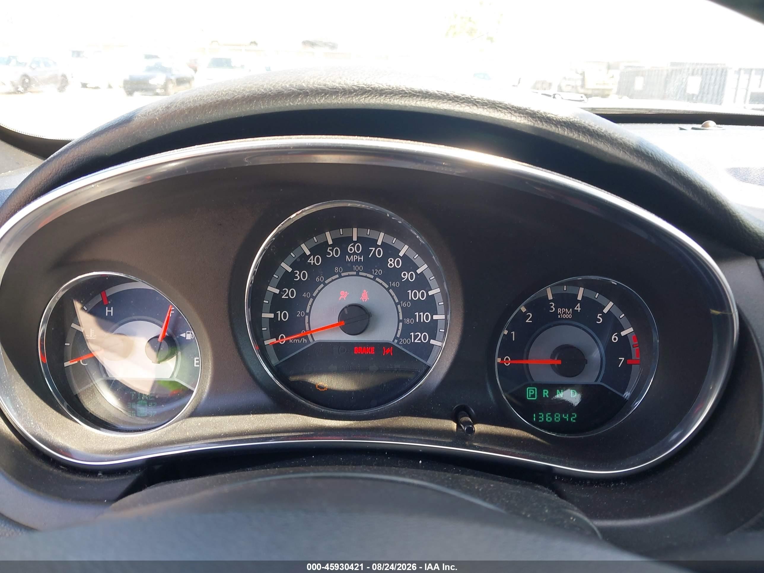 2013 Chrysler 200 VIN 1C3BCBEB0DN592325 IAAI salvage auction — Front End, Wait Title, sold $600 on 2026-09-21 (photo 7)