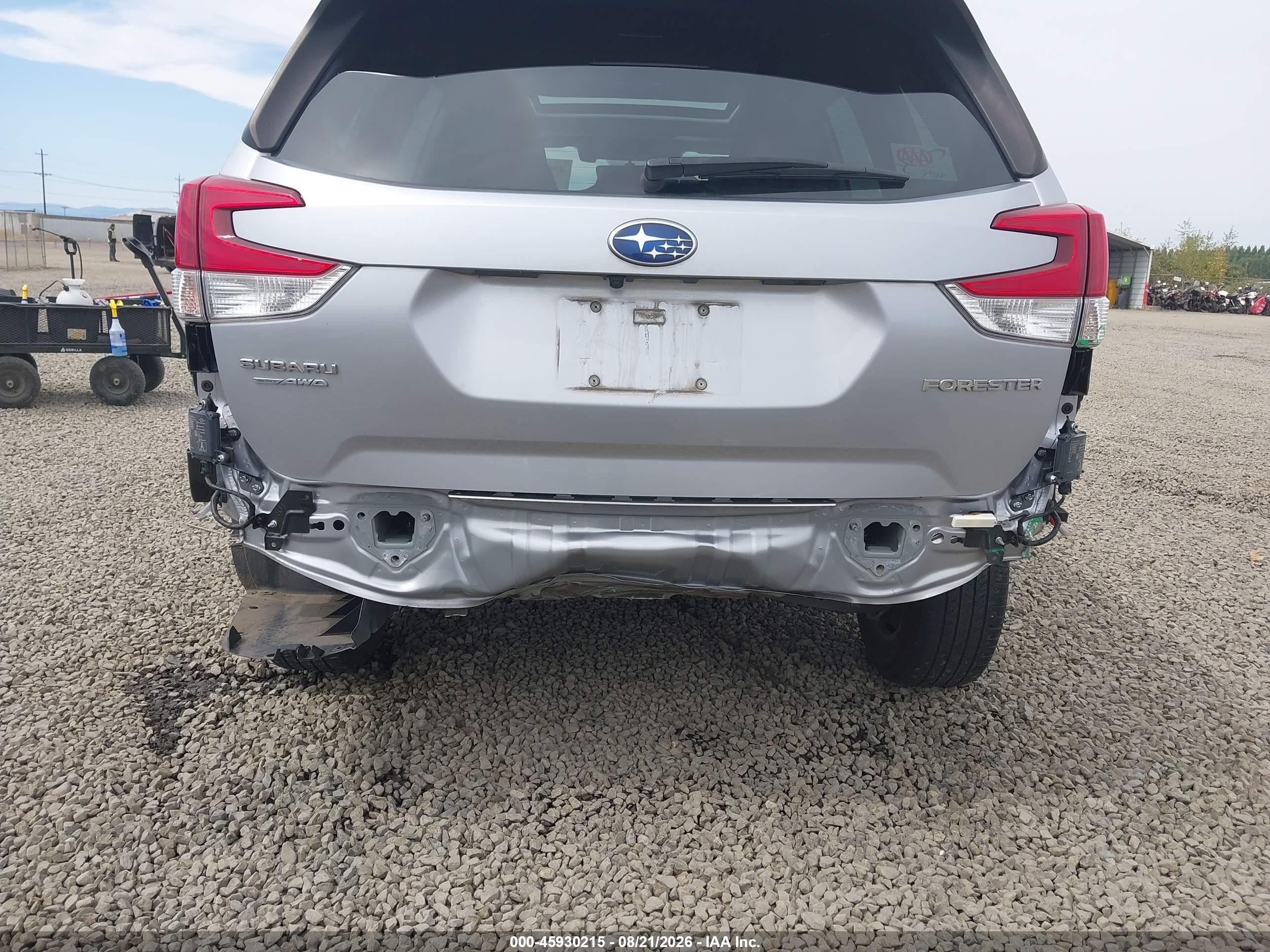 2021 Subaru Forester VIN JF2SKAJC6MH485335 IAAI salvage auction — Rear End, Salvage (Oregon), sold $9,900 on 2026-10-03 (photo 6)