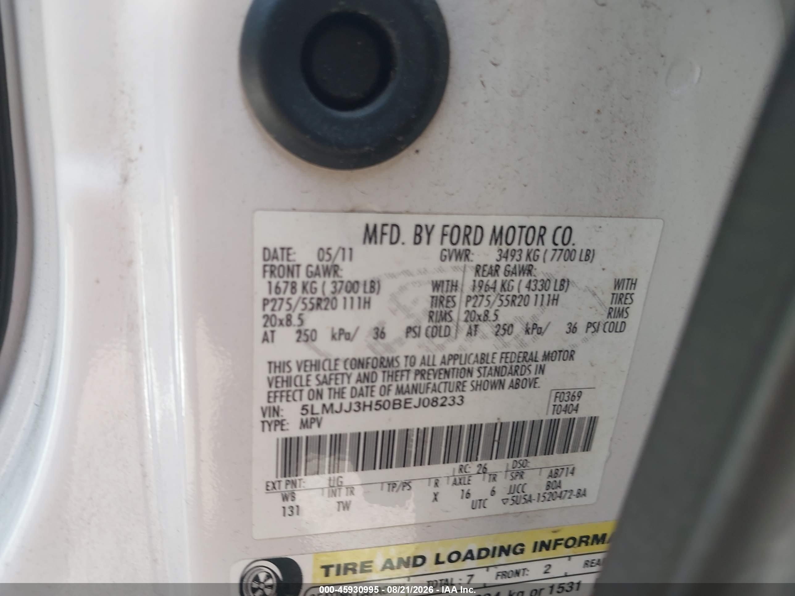 2011 Lincoln Navigator VIN 5LMJJ3H50BEJ08233 IAAI salvage auction — Side, Salvage - Greater Than 75% (Maryland), sold $900 on 2026-09-11 (photo 9)
