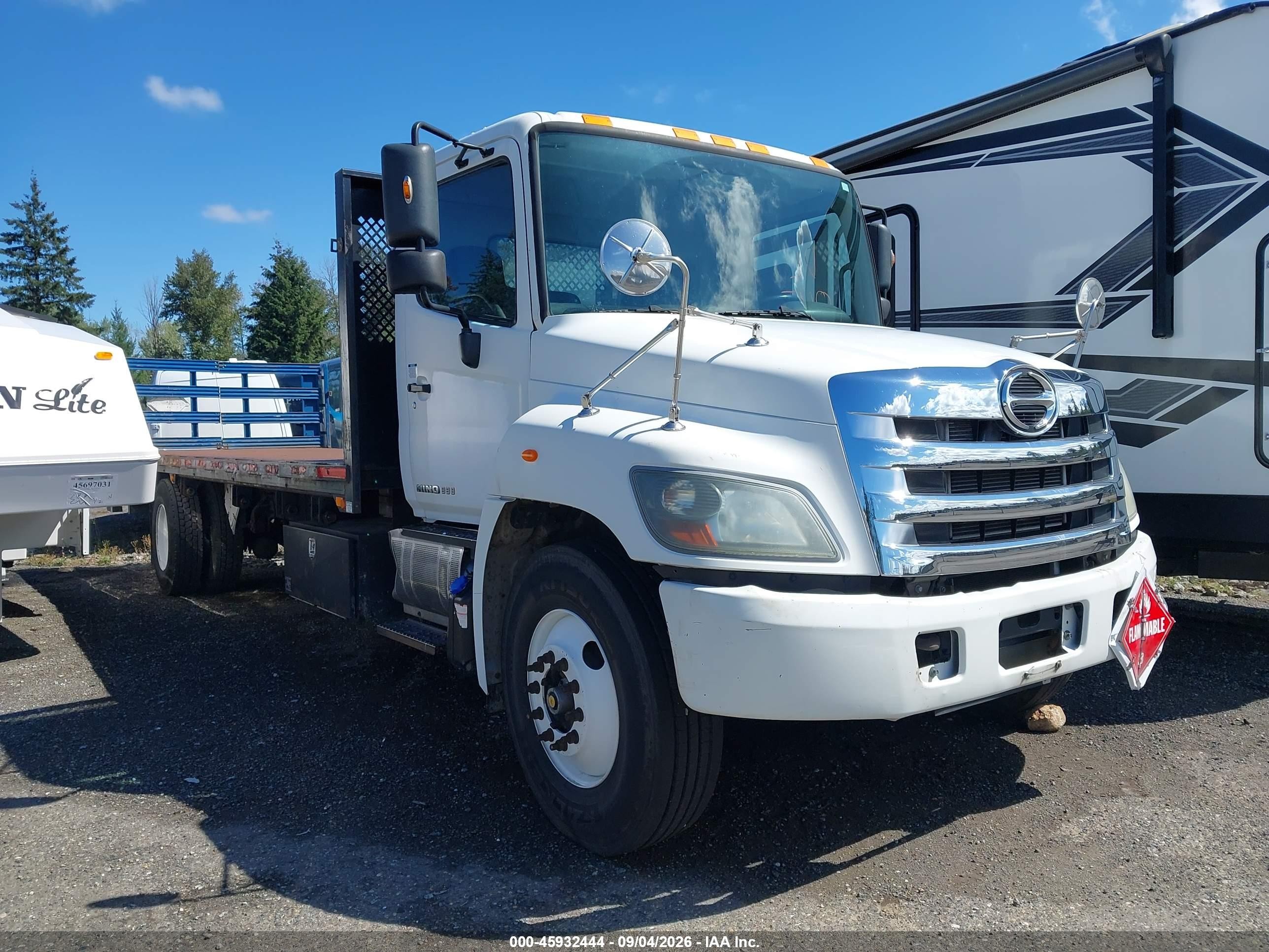 2016 Hino Hino 338 VIN 5PVNV8JV1G4S56182 — IAAI salvage auction photo