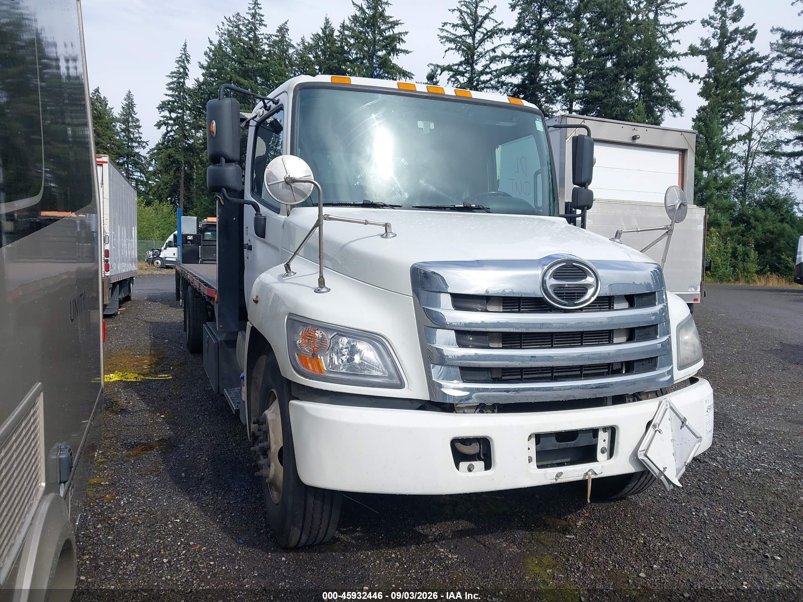 2017 Hino 238/258/268 VIN 5PVNE8JV2H4S56399 — IAAI salvage auction photo