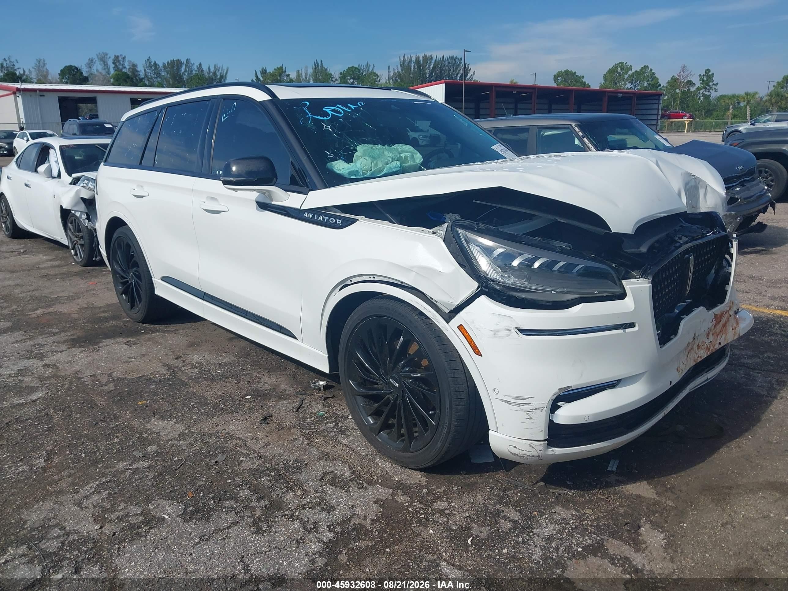 2023 Lincoln Aviator VIN 5LM5J7WC4PGL31929 — IAAI salvage auction photo