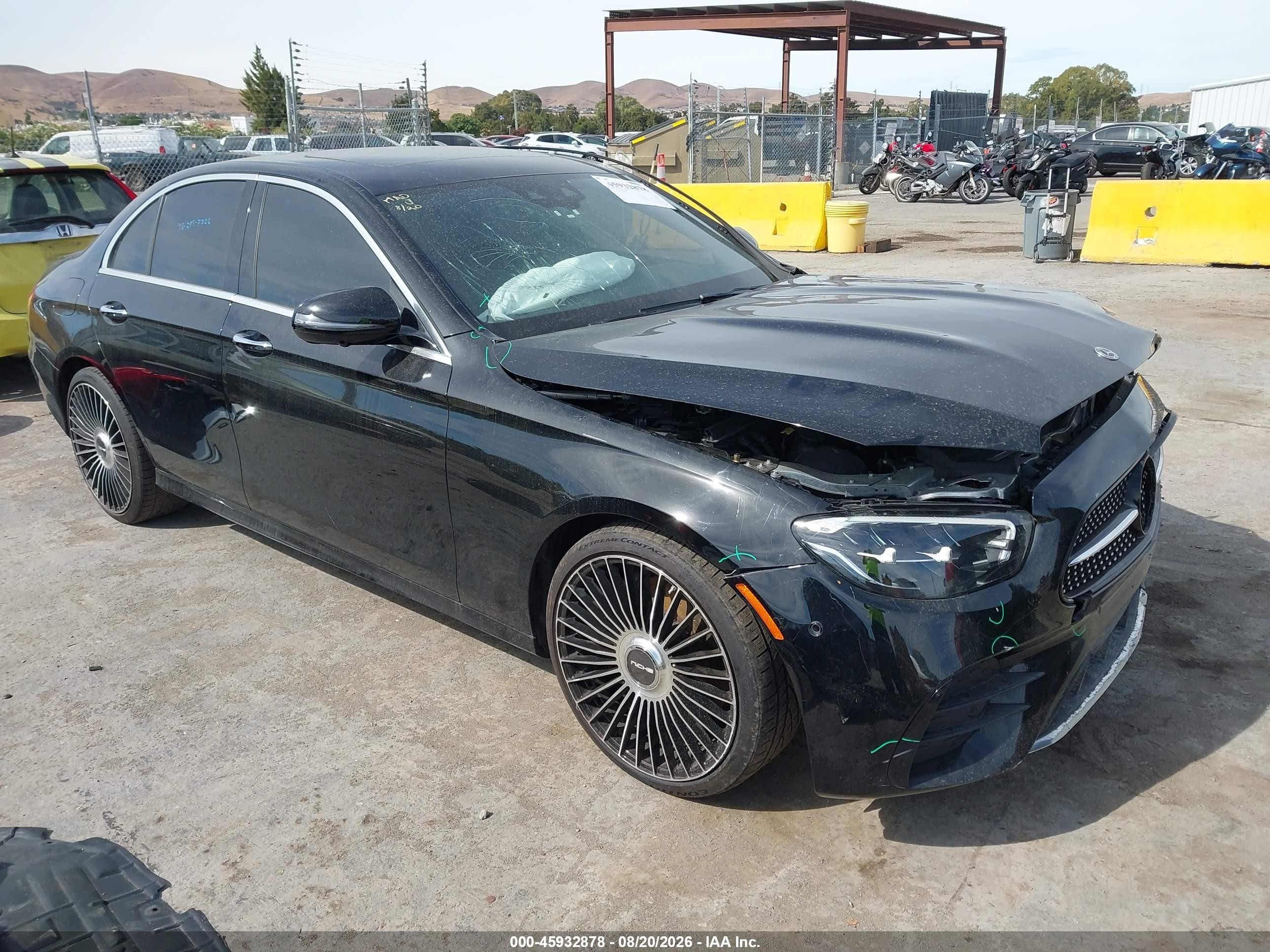 2022 Mercedes-Benz E-Class VIN W1KZF8DB5NB089792 — IAAI salvage auction photo