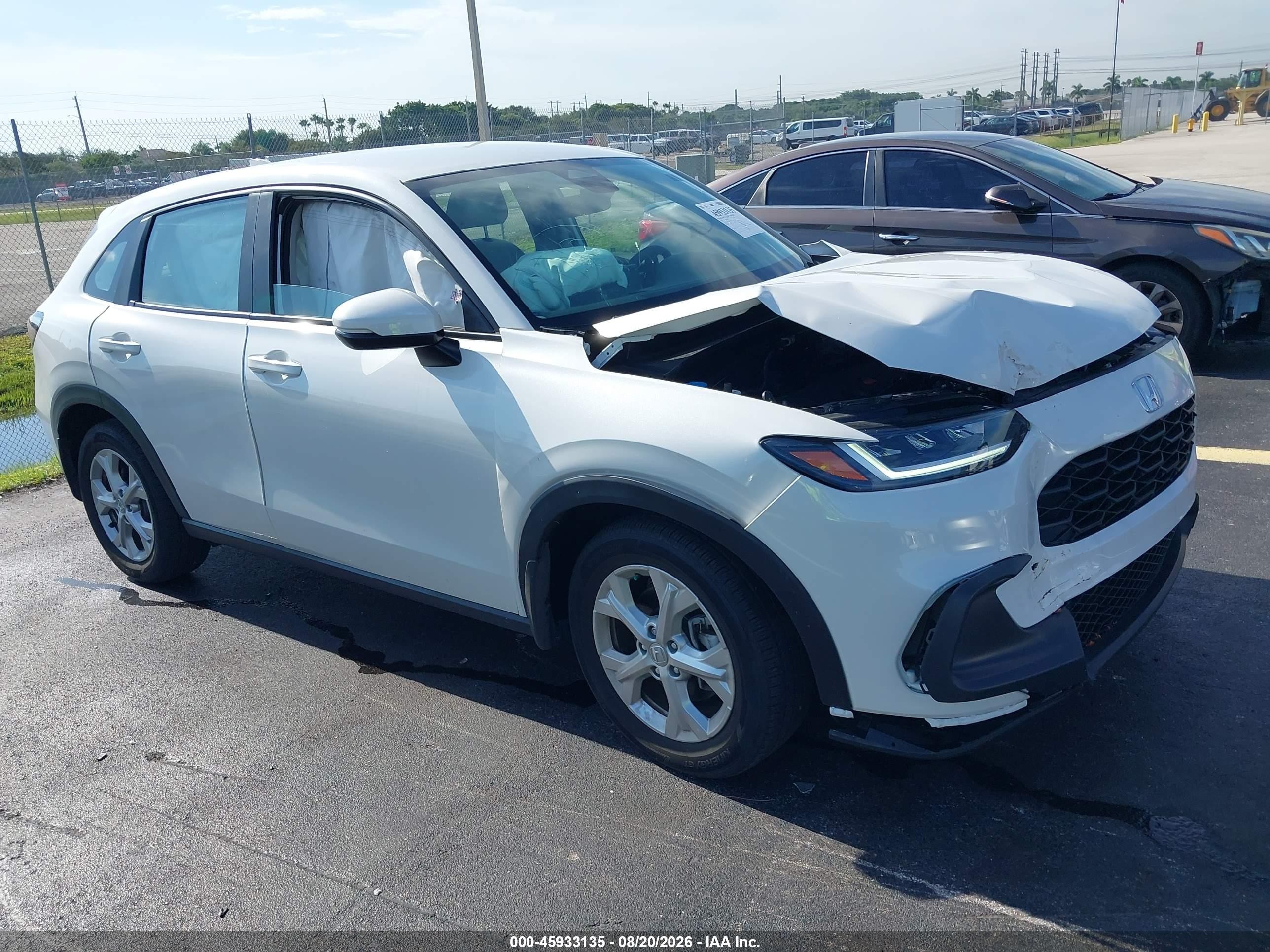 2025 Honda HR-V VIN 3CZRZ1H37SM757456 — IAAI salvage auction photo