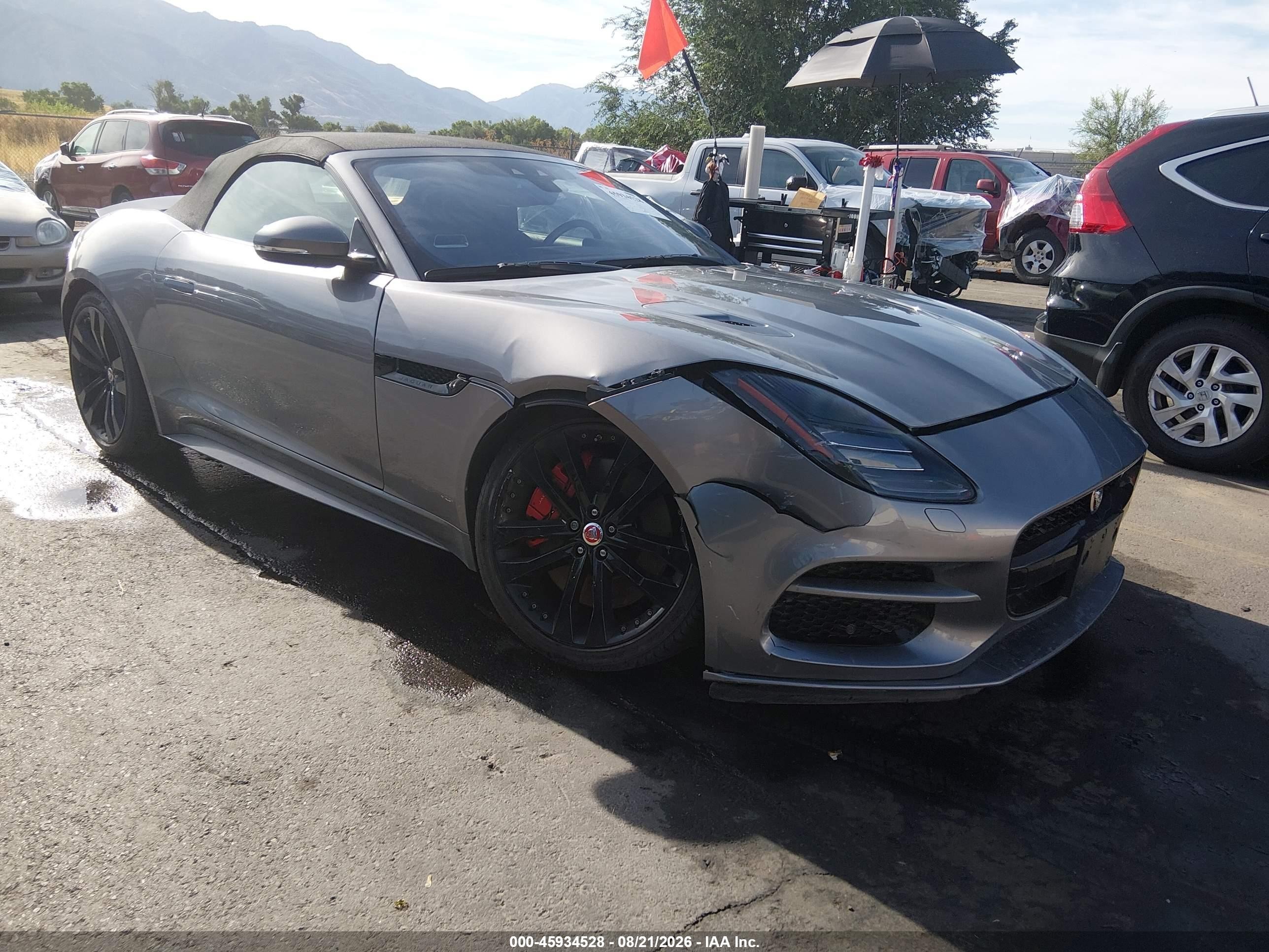 2020 Jaguar F-Type VIN SAJD55EE9LCK66335 — IAAI salvage auction photo
