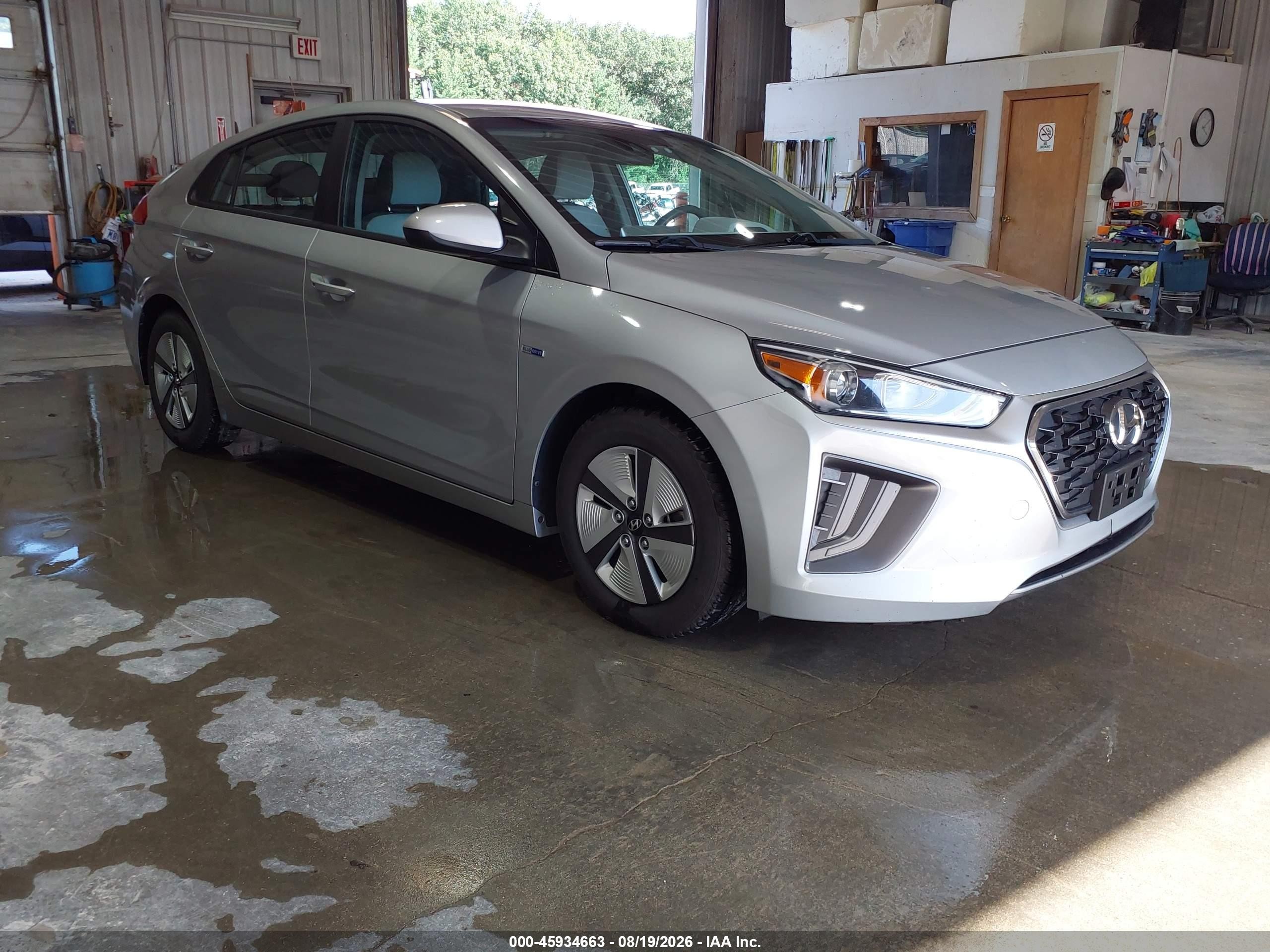 2020 Hyundai Ioniq Hybrid VIN KMHC65LC3LU219865 — IAAI salvage auction photo