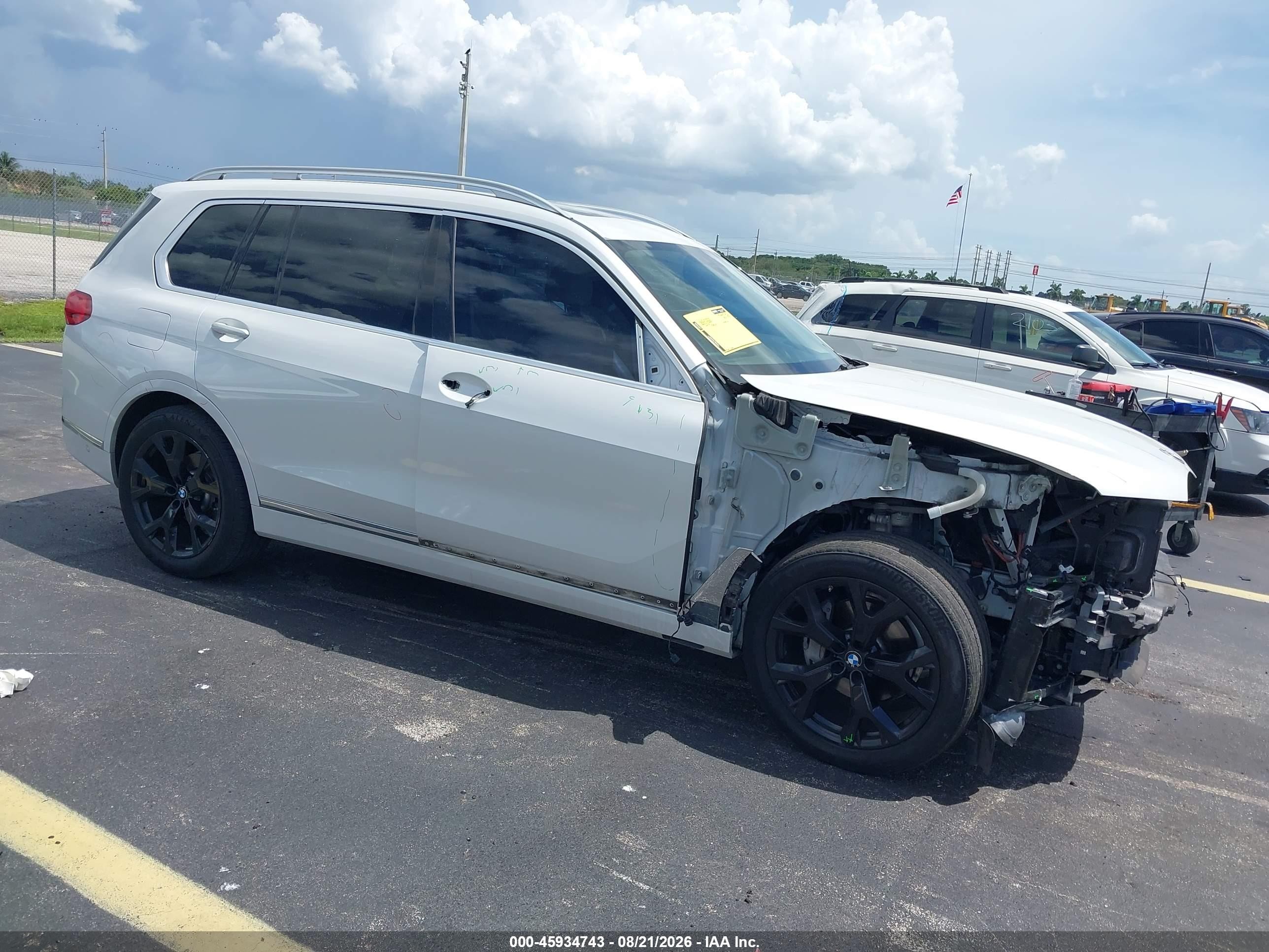 2019 BMW X7 VIN 5UXCW2C51KL081492 — IAAI salvage auction photo
