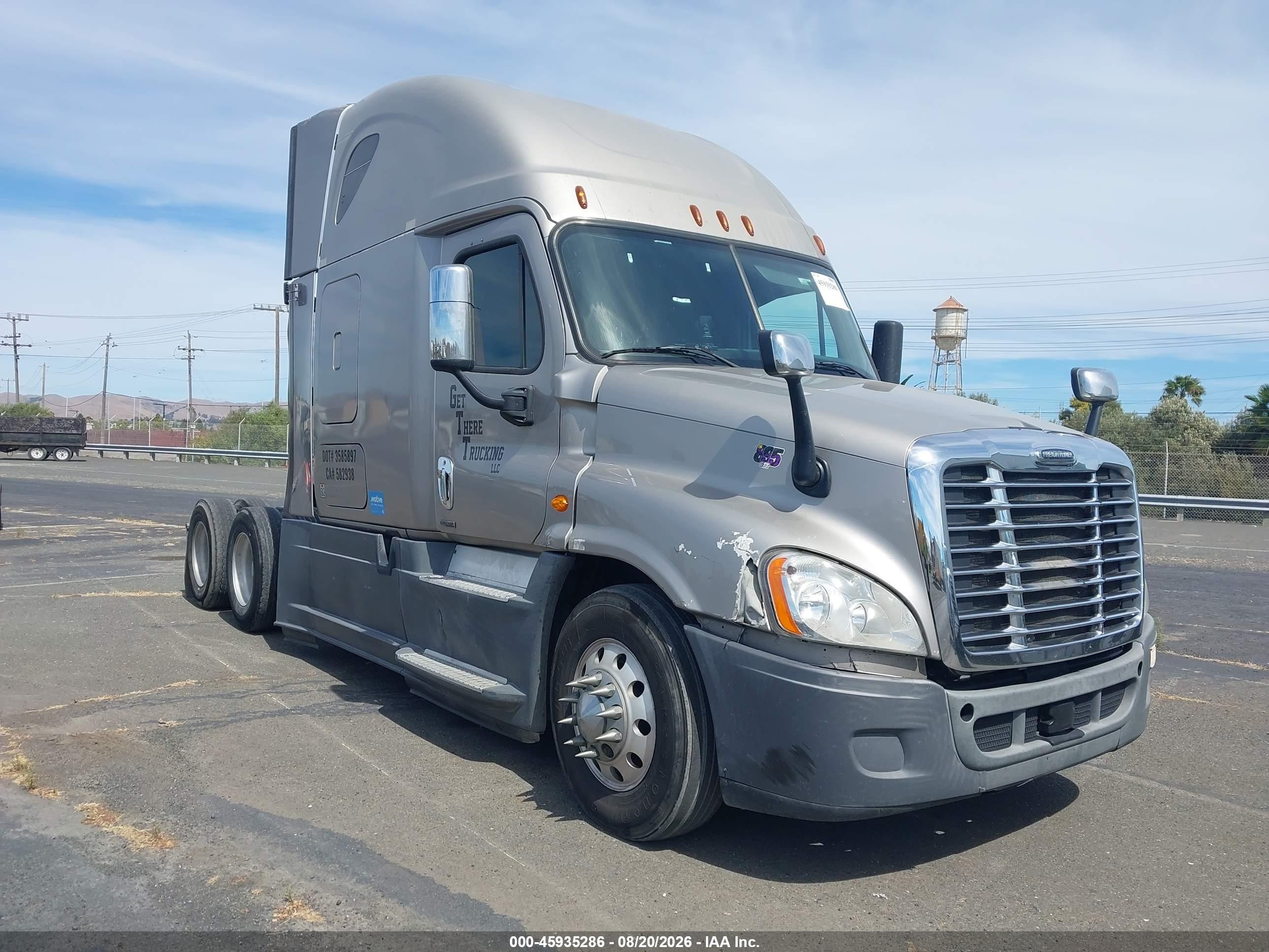 2016 Freightliner Cascadia 125 VIN 3AKJGLDR4GSGV7788 — IAAI salvage auction photo