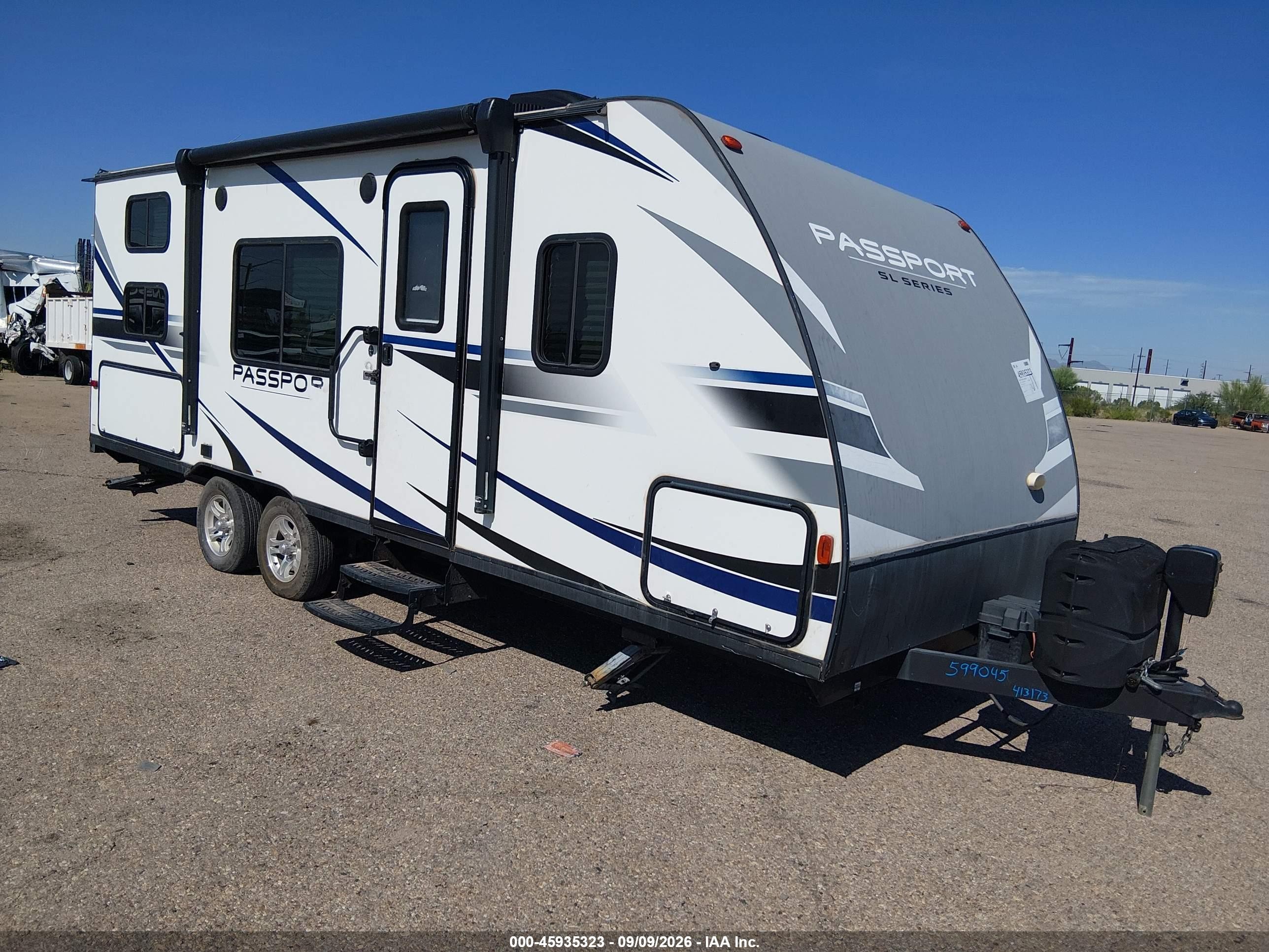 2019 Keystone R 199mlwe VIN 4YDT23926KX413173 IAAI salvage auction — Theft, Clear (Arizona), sold $4,950 on 2026-10-08 (photo 1)