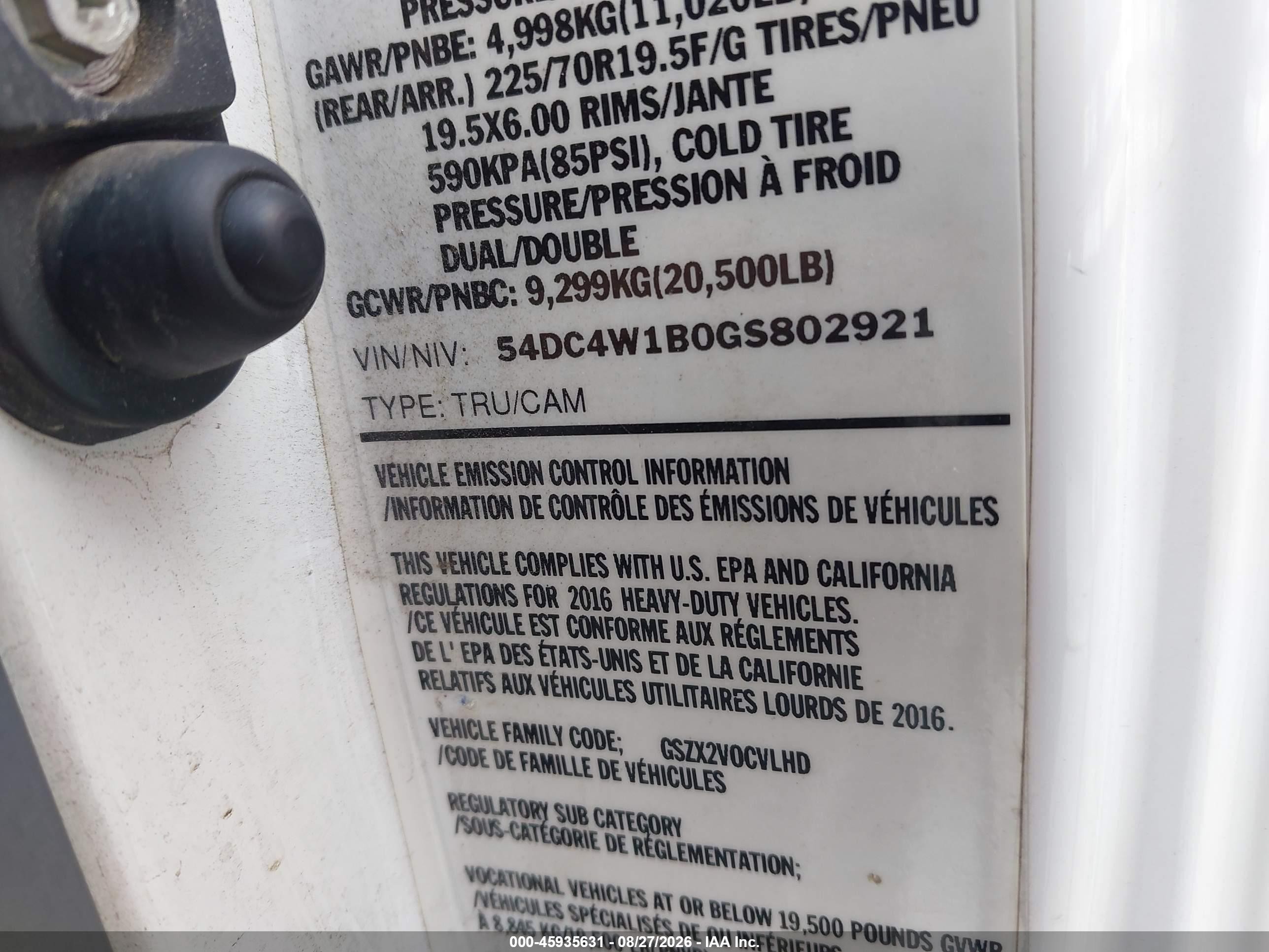 2016 Isuzu VIN 54DC4W1B0GS802921 IAAI salvage auction — Unknown, Clear (Illinois), sold $21,000 on 2026-09-18 (photo 8)