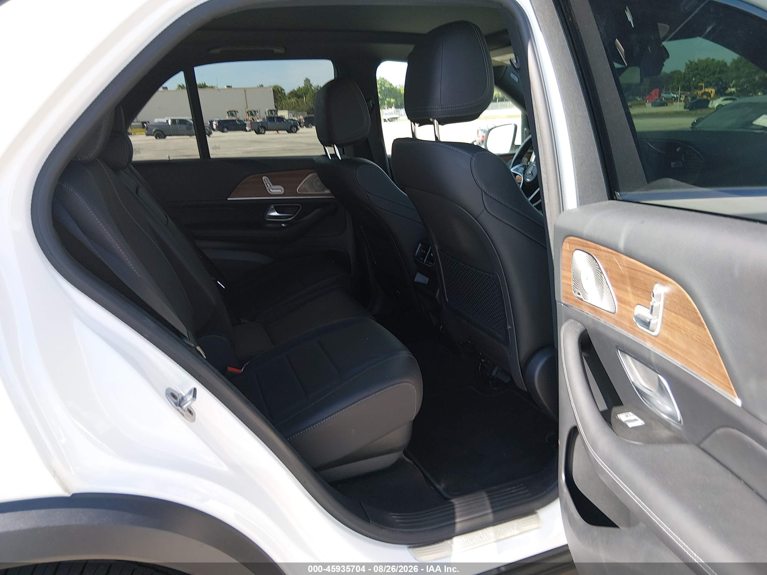 2026 Mercedes-benz Gle VIN 4JGFB4FB9TB532792 IAAI salvage auction — Unknown, Rebuildable (Florida), sold $30,250 on 2026-09-11 (photo 8)