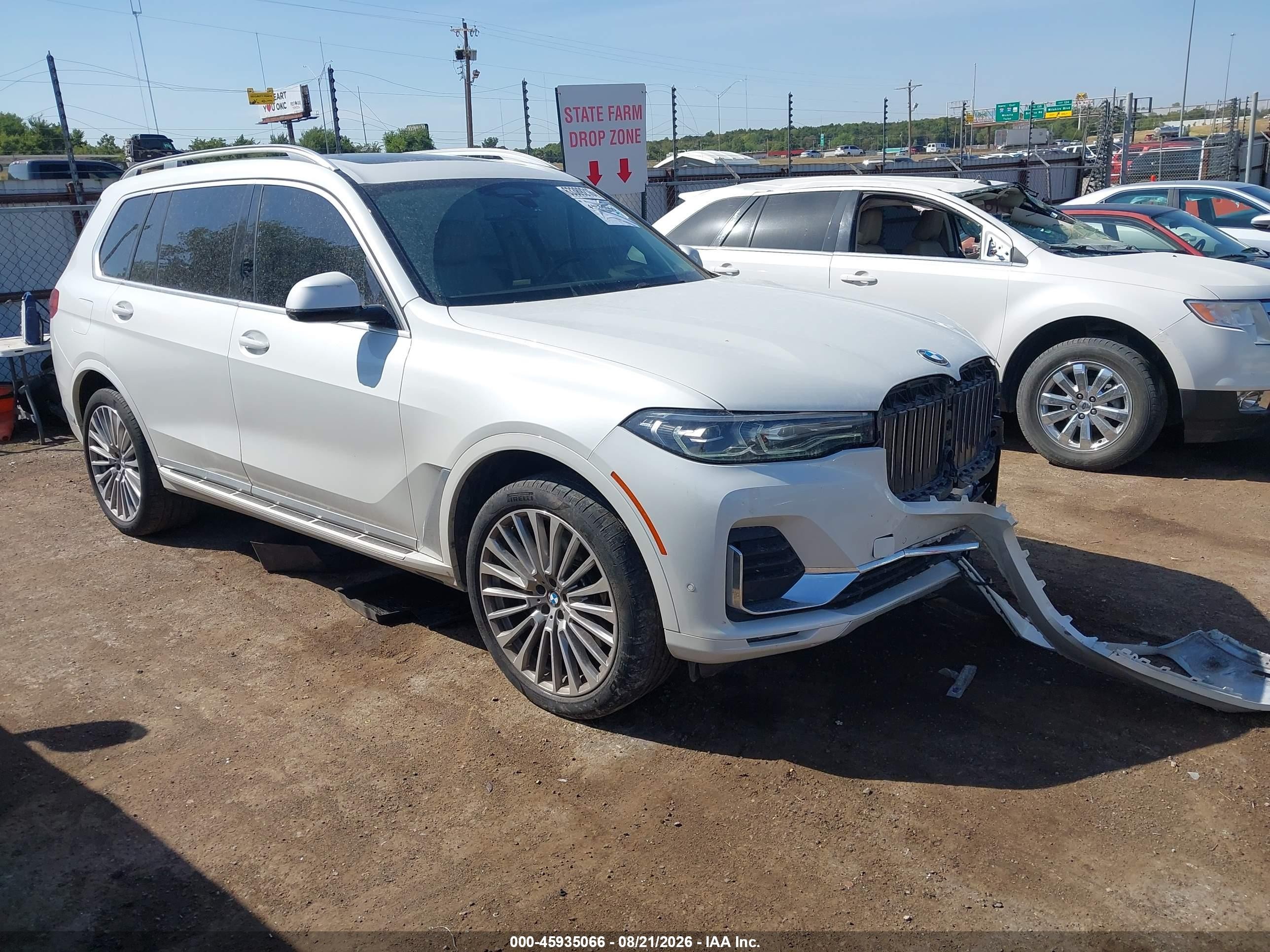 2019 BMW X7 VIN 5UXCW2C54KL083706 — IAAI salvage auction photo