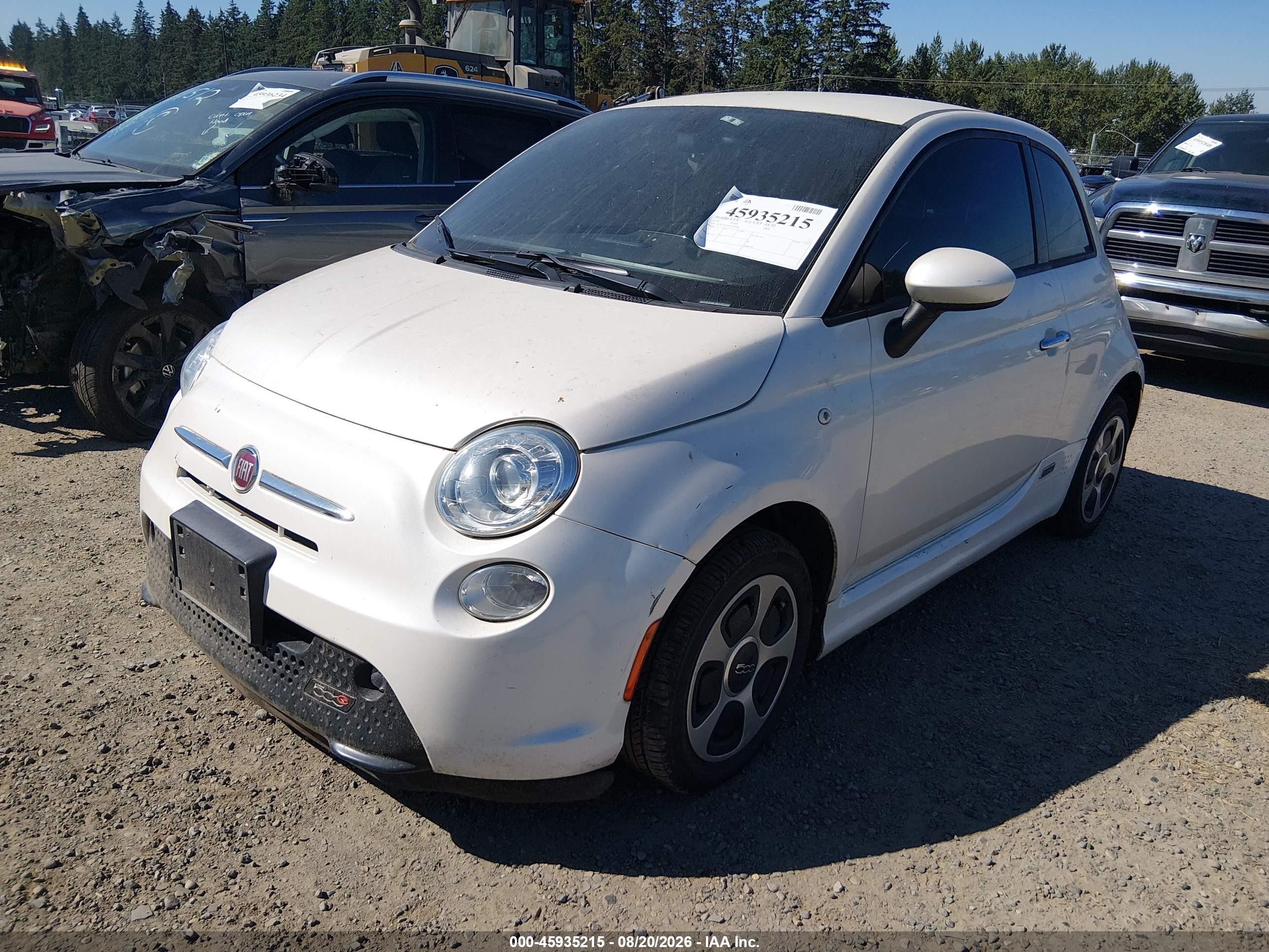 2016 Fiat 500 VIN 3C3CFFGE1GT229286 IAAI salvage auction — Normal Wear, Clear (Washington), sold $275 on 2026-09-02 (photo 2)
