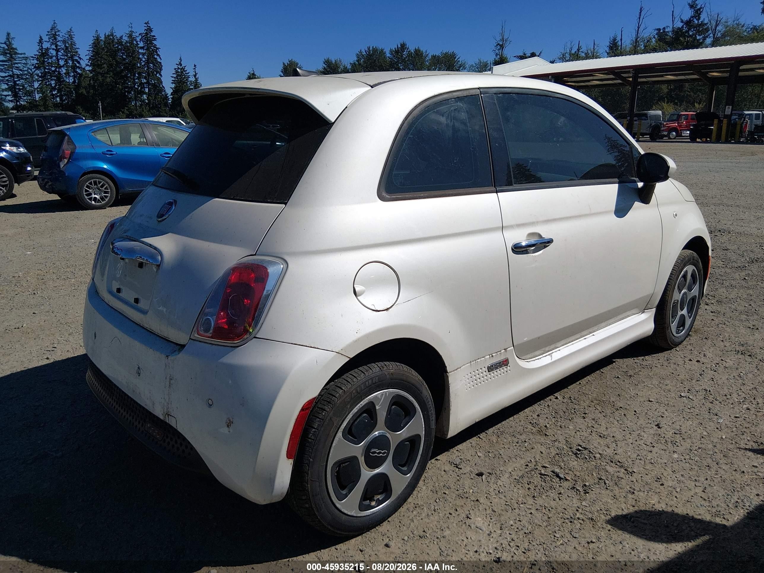 2016 Fiat 500 VIN 3C3CFFGE1GT229286 IAAI salvage auction — Normal Wear, Clear (Washington), sold $275 on 2026-09-02 (photo 4)