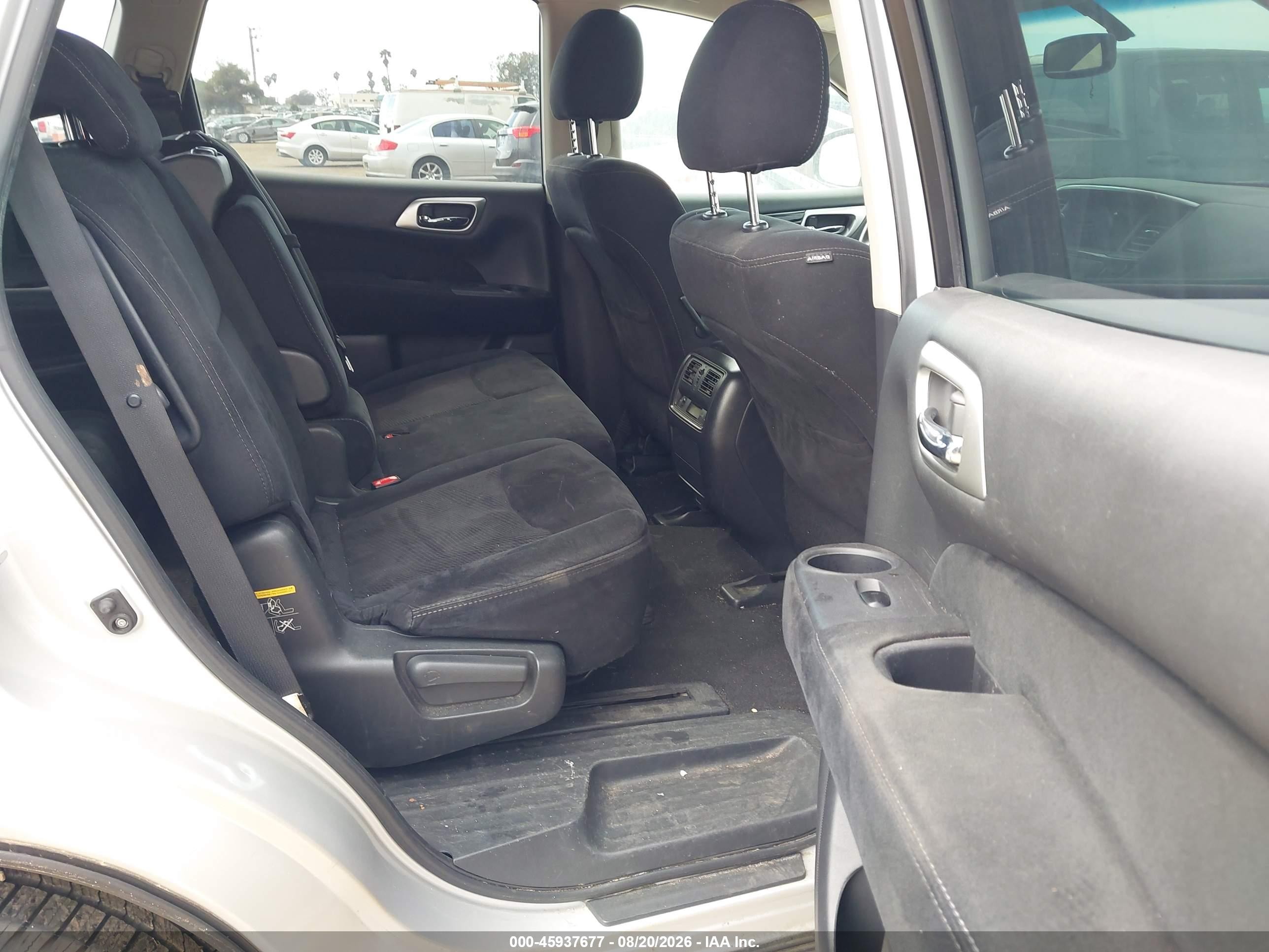 2015 Nissan Pathfinder VIN 5N1AR2MM8FC647591 IAAI salvage auction — Normal Wear, Clear - Dealer Only (California), sold $275 on 2026-08-31 (photo 8)